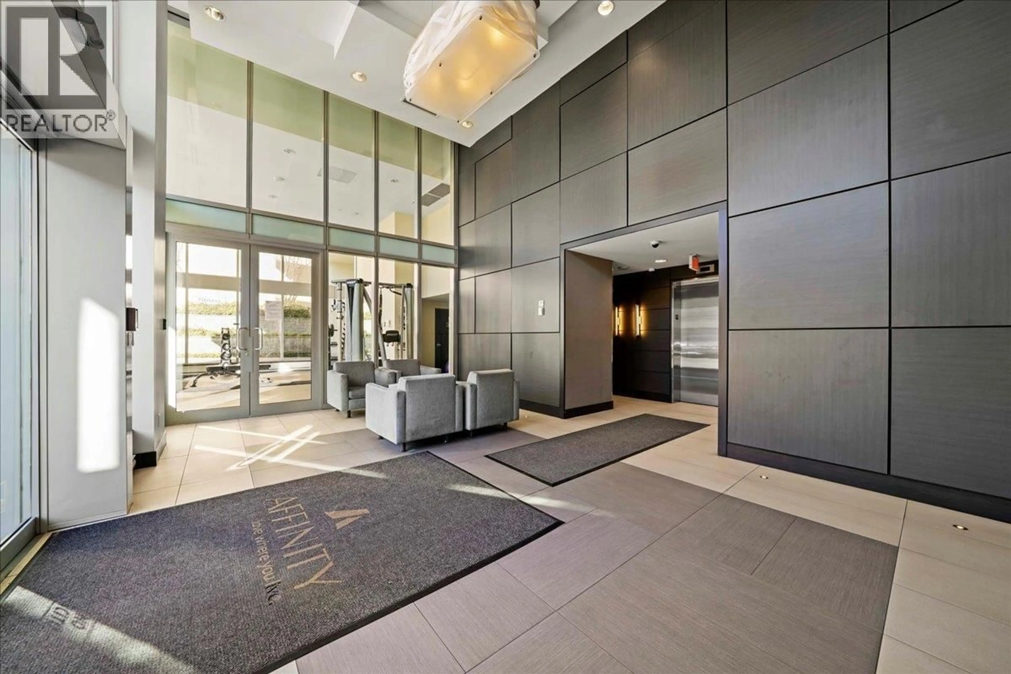 Indoor foyer for 807 - 2200 DOUGLAS ROAD, Burnaby British Columbia V5C5A7