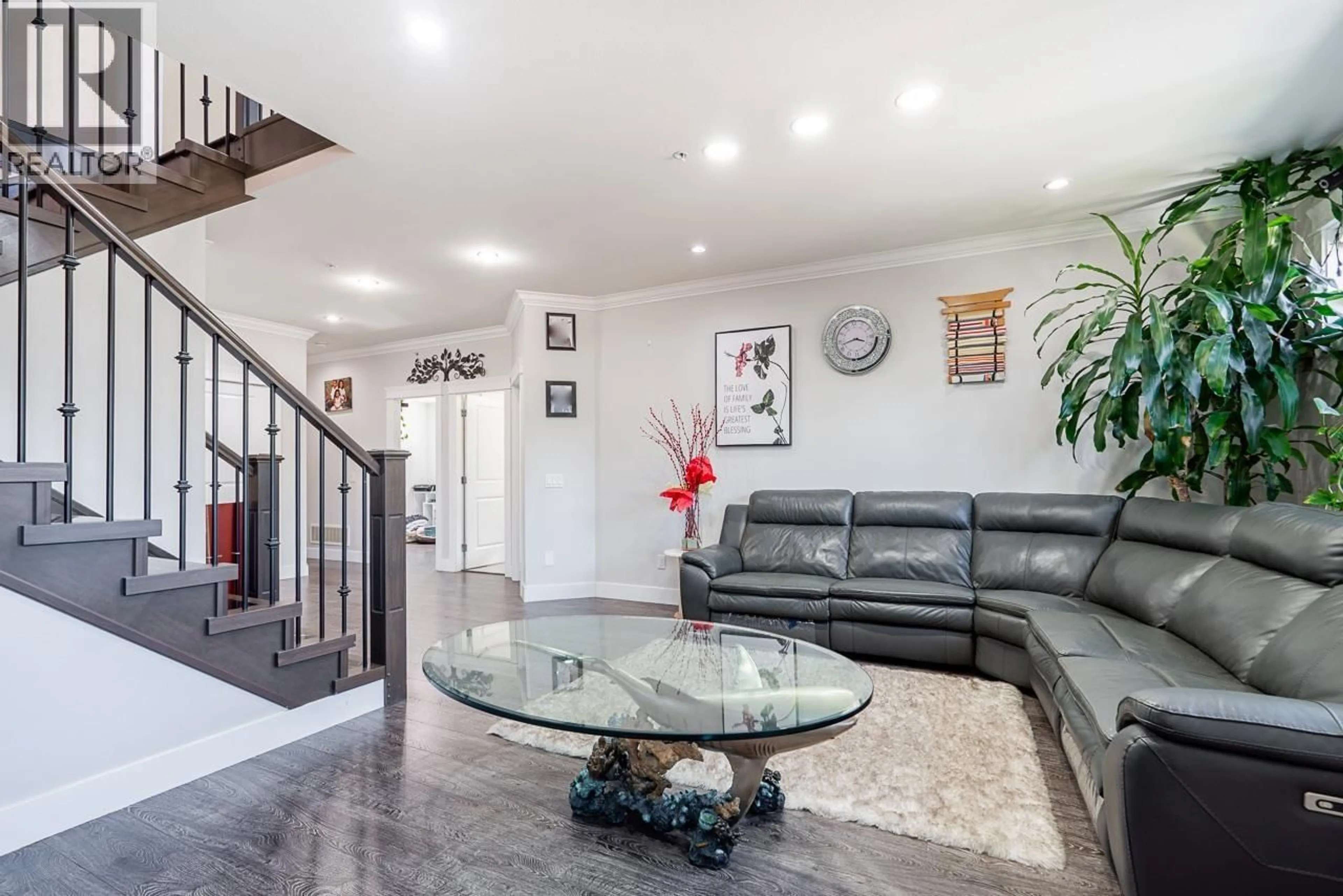 Living room with furniture, unknown for 21528 DONOVAN AVENUE, Maple Ridge British Columbia V2X3A1