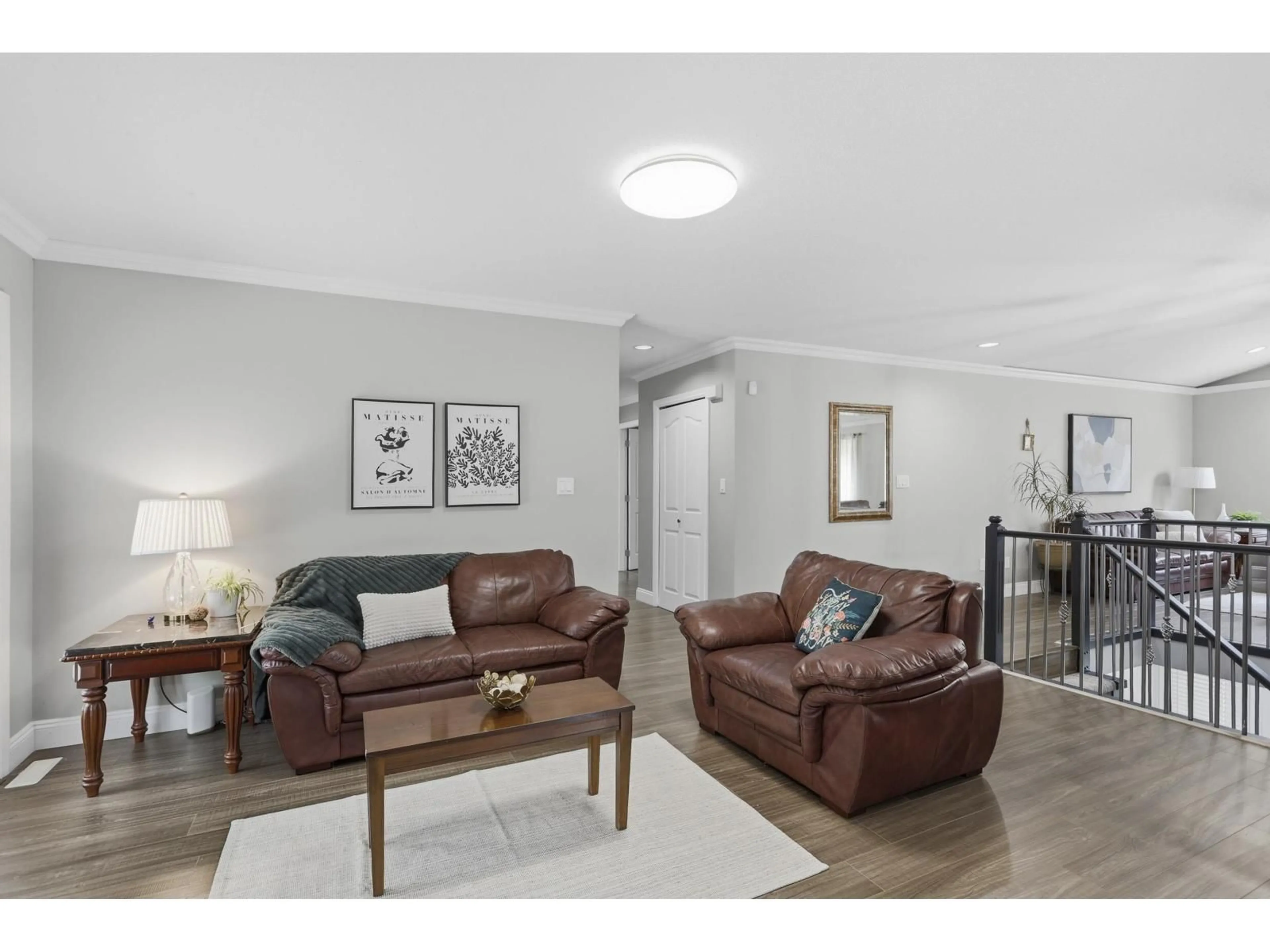 Living room with furniture, unknown for 33497 11 AVENUE, Mission British Columbia V2V6Z5