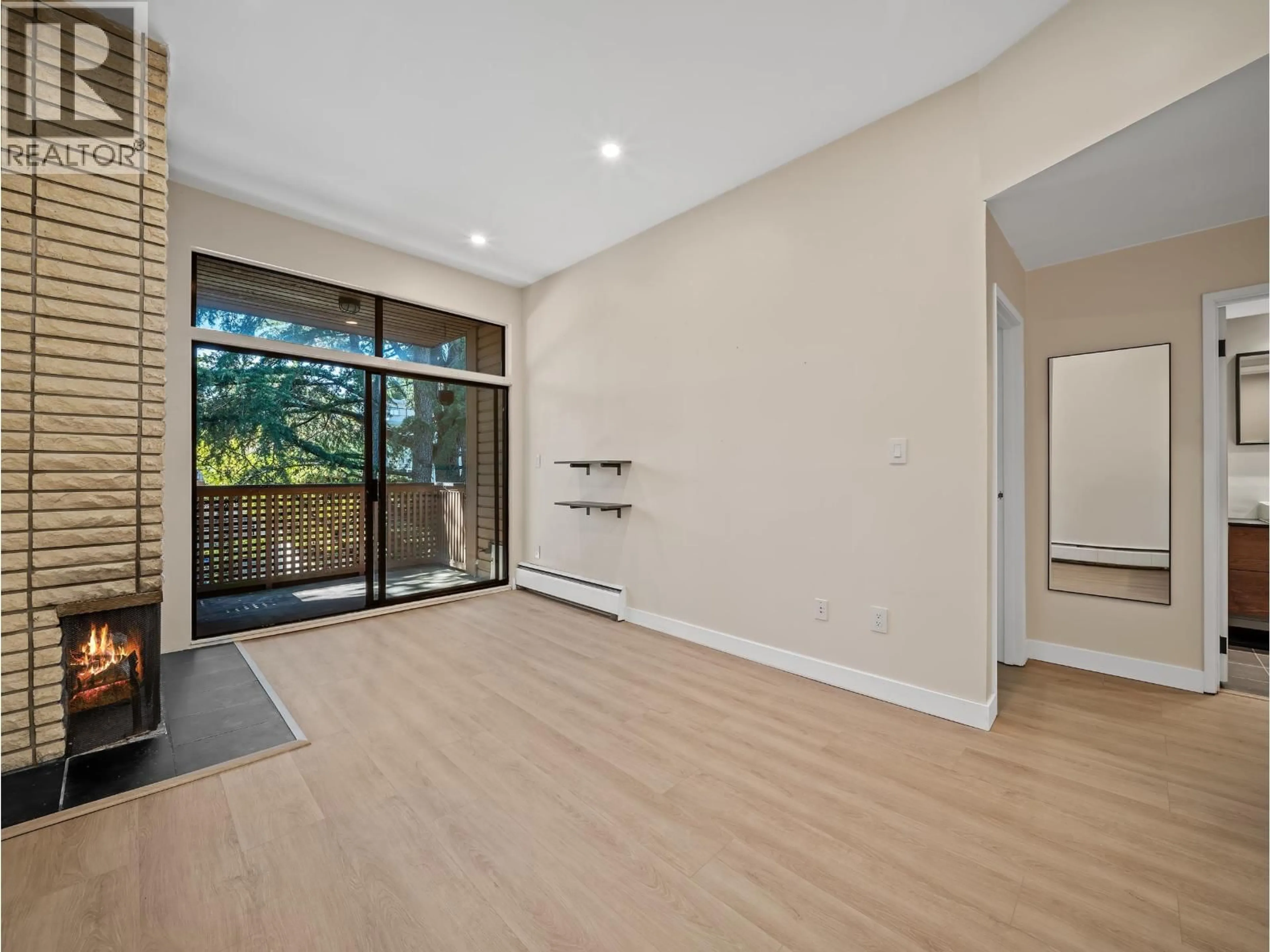 A pic of a room for 402 - 2211 2ND AVENUE, Vancouver British Columbia V6K1H8