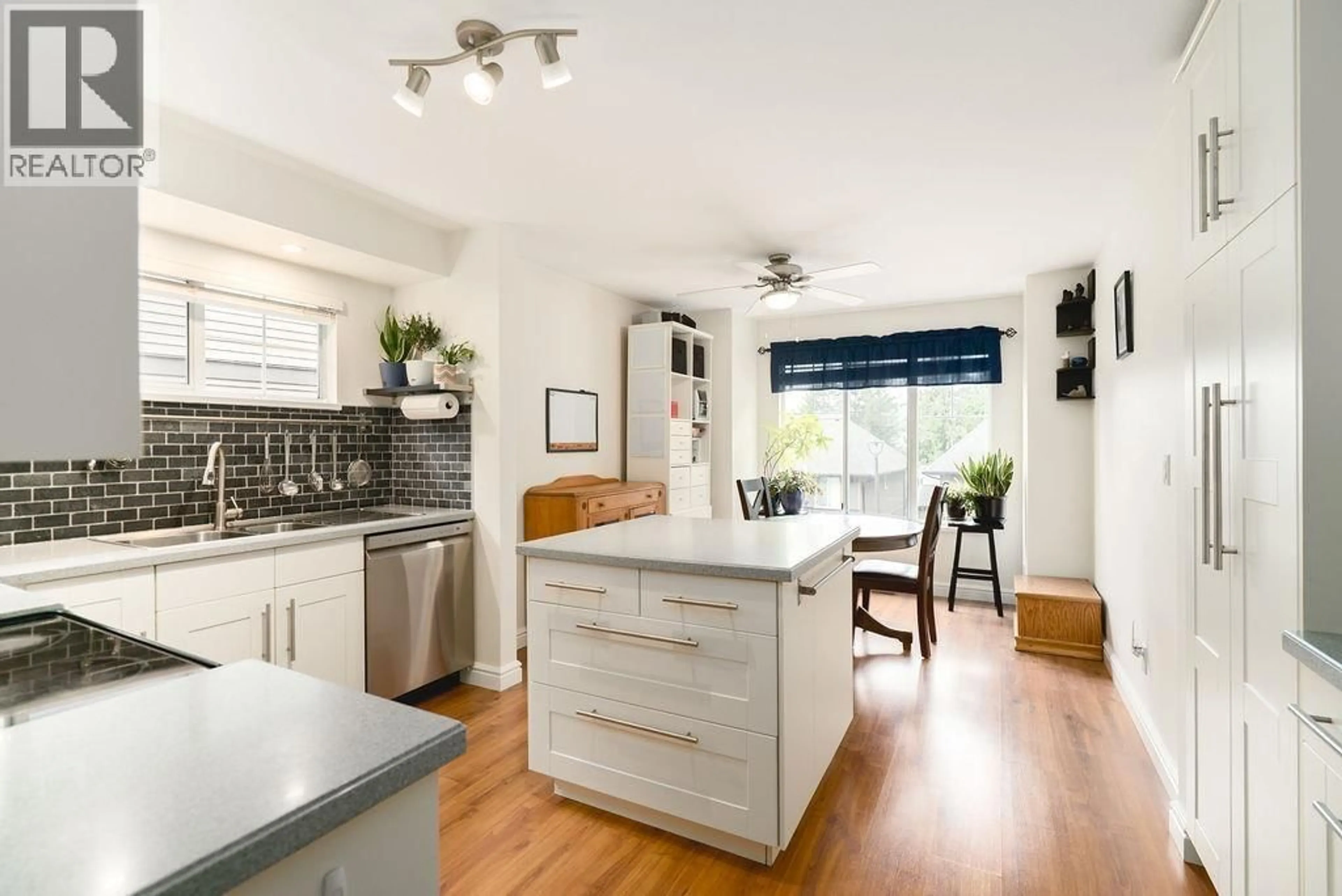 Open concept kitchen, unknown for 22 - 795 NOONS CREEK DRIVE, Port Moody British Columbia V3H4V4