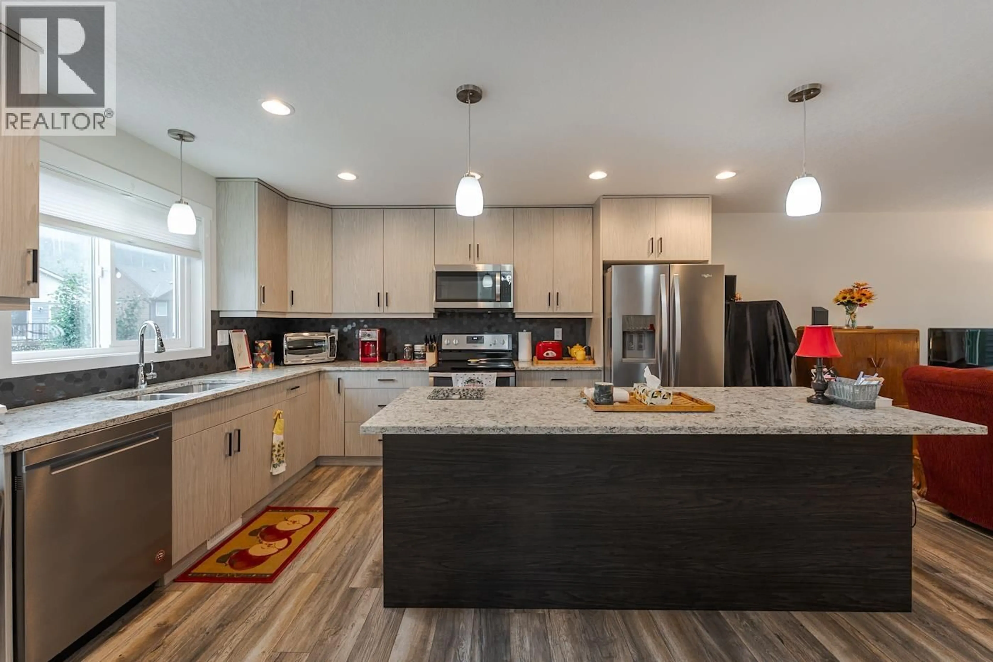 Open concept kitchen, unknown for 7639 CREEKSIDE WAY, Prince George British Columbia V2N0C2
