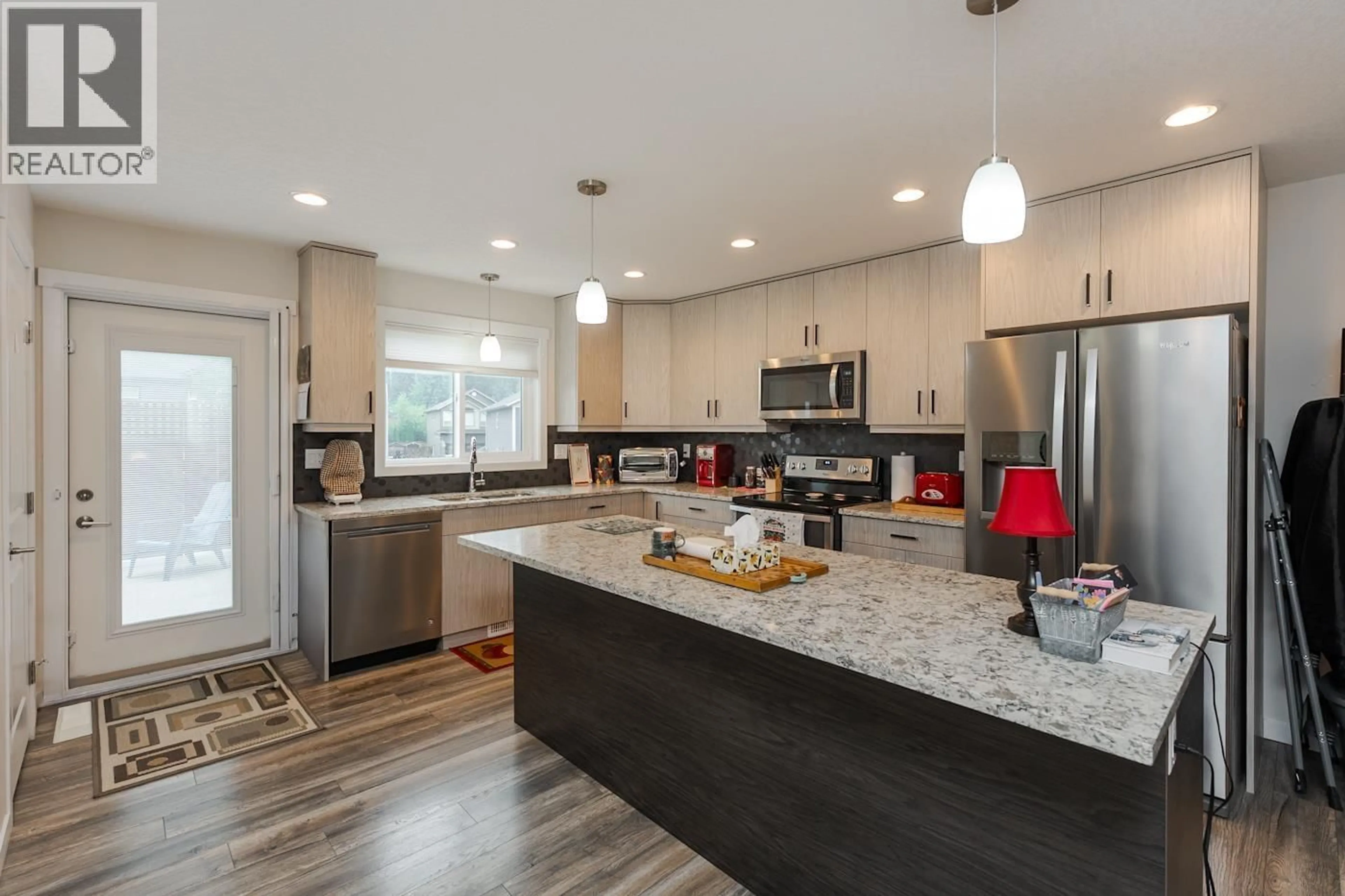 Open concept kitchen, unknown for 7639 CREEKSIDE WAY, Prince George British Columbia V2N0C2