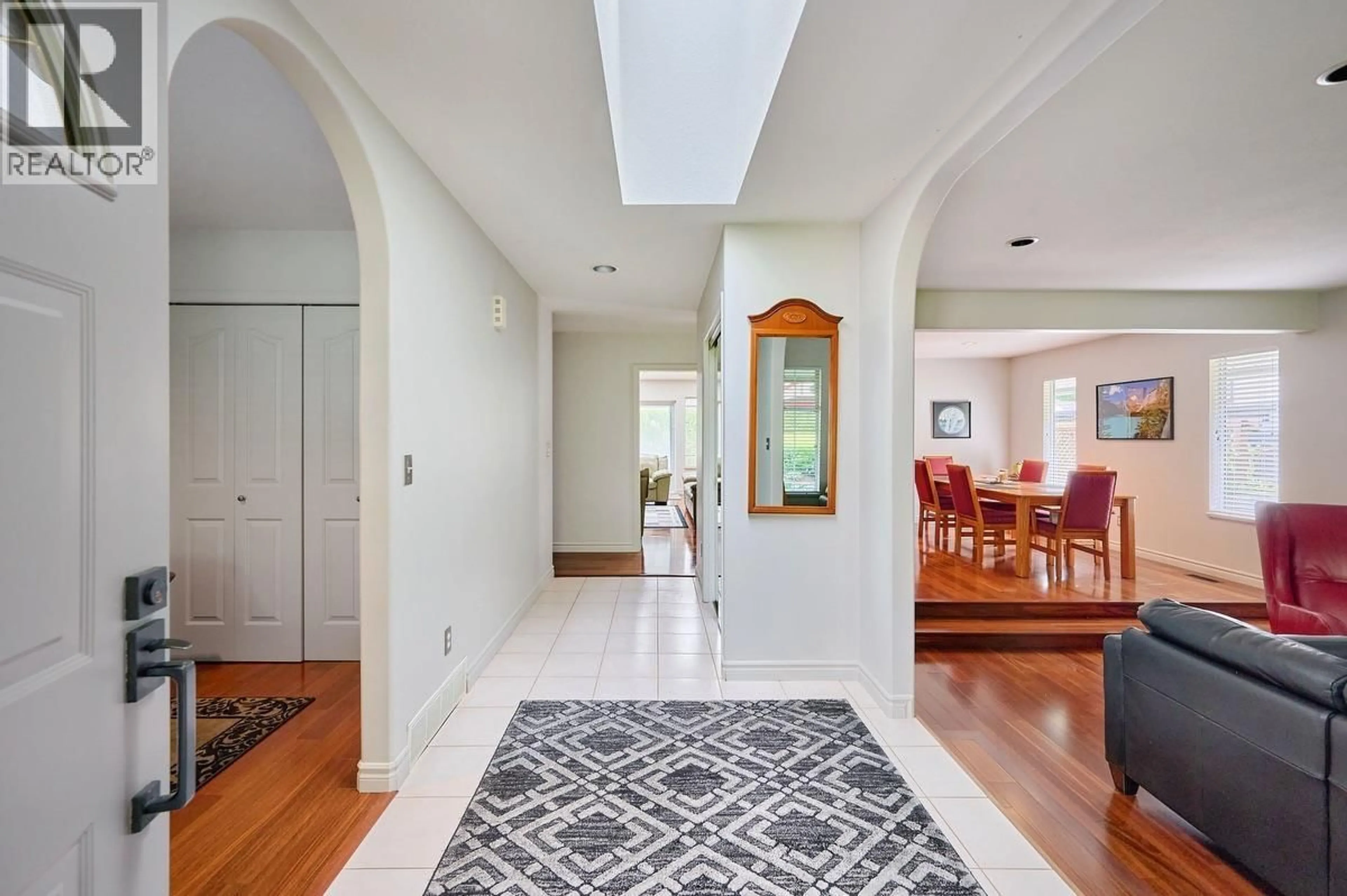 Indoor entryway for 23635 108 LOOP, Maple Ridge British Columbia V2W1B2