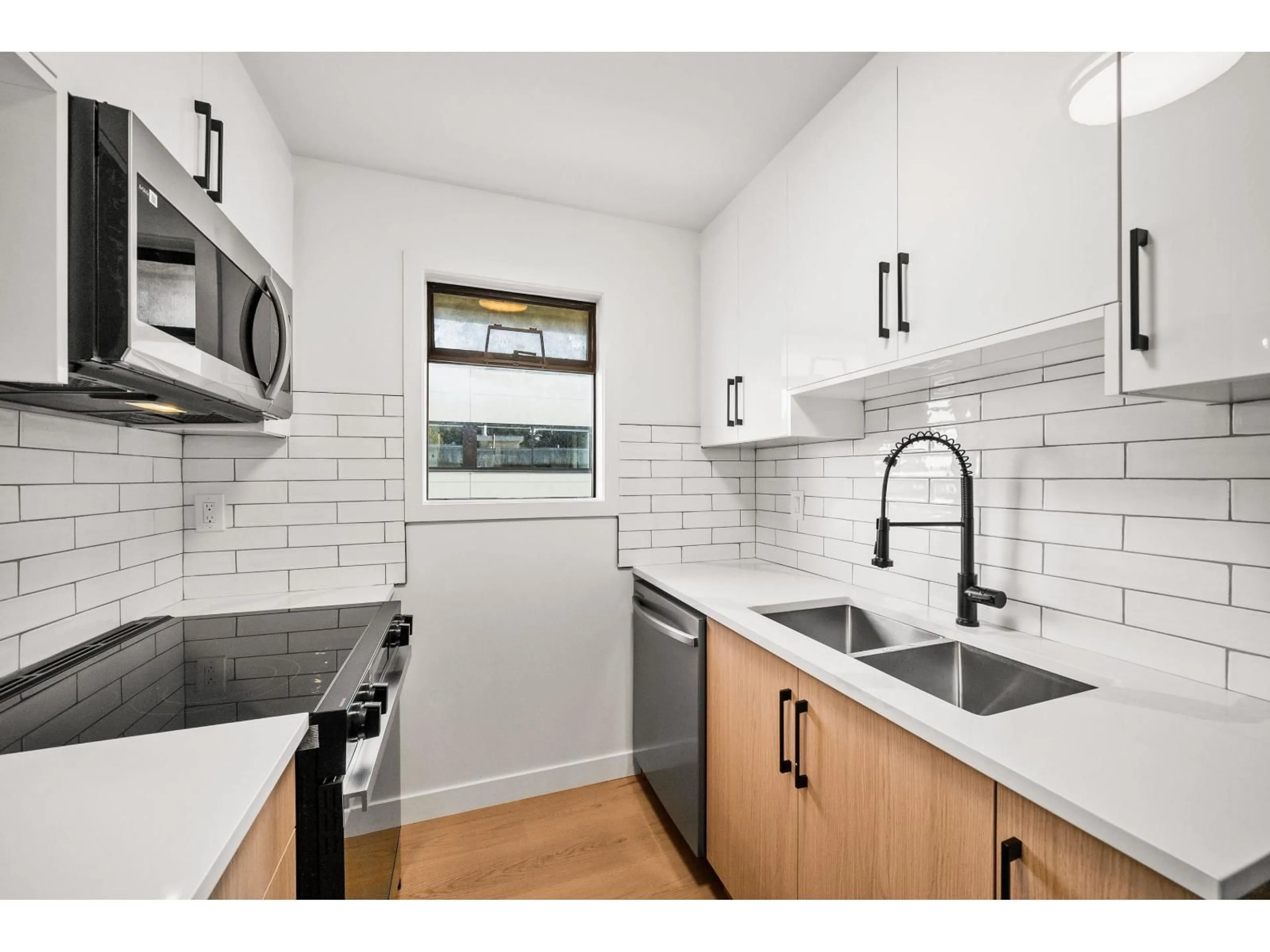 Standard kitchen, unknown for 306 - 1526 GEORGE STREET, White Rock British Columbia V4B4A5