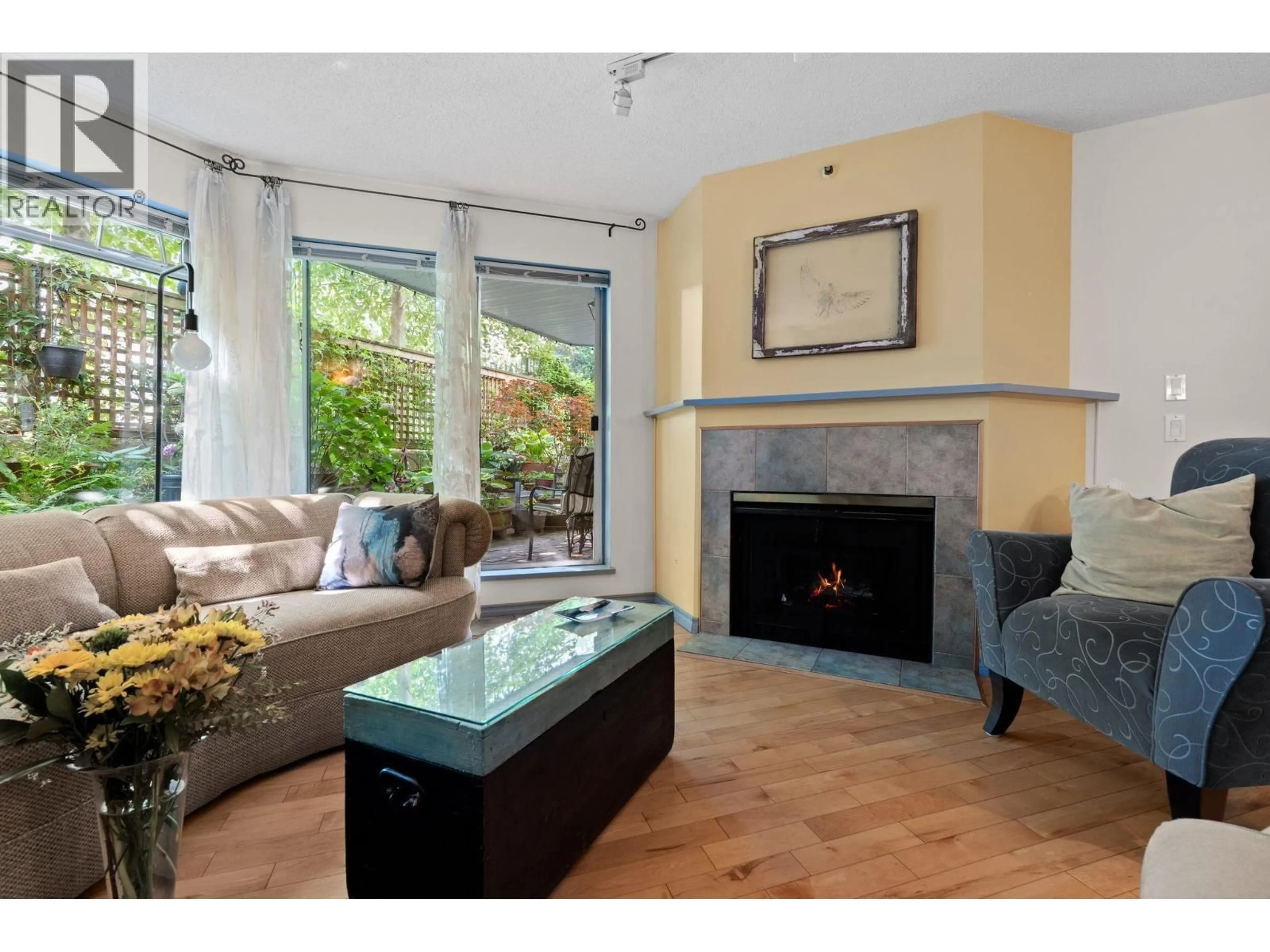 Living room with furniture, unknown for 106 - 1147 NELSON STREET, Vancouver British Columbia V6E1J3