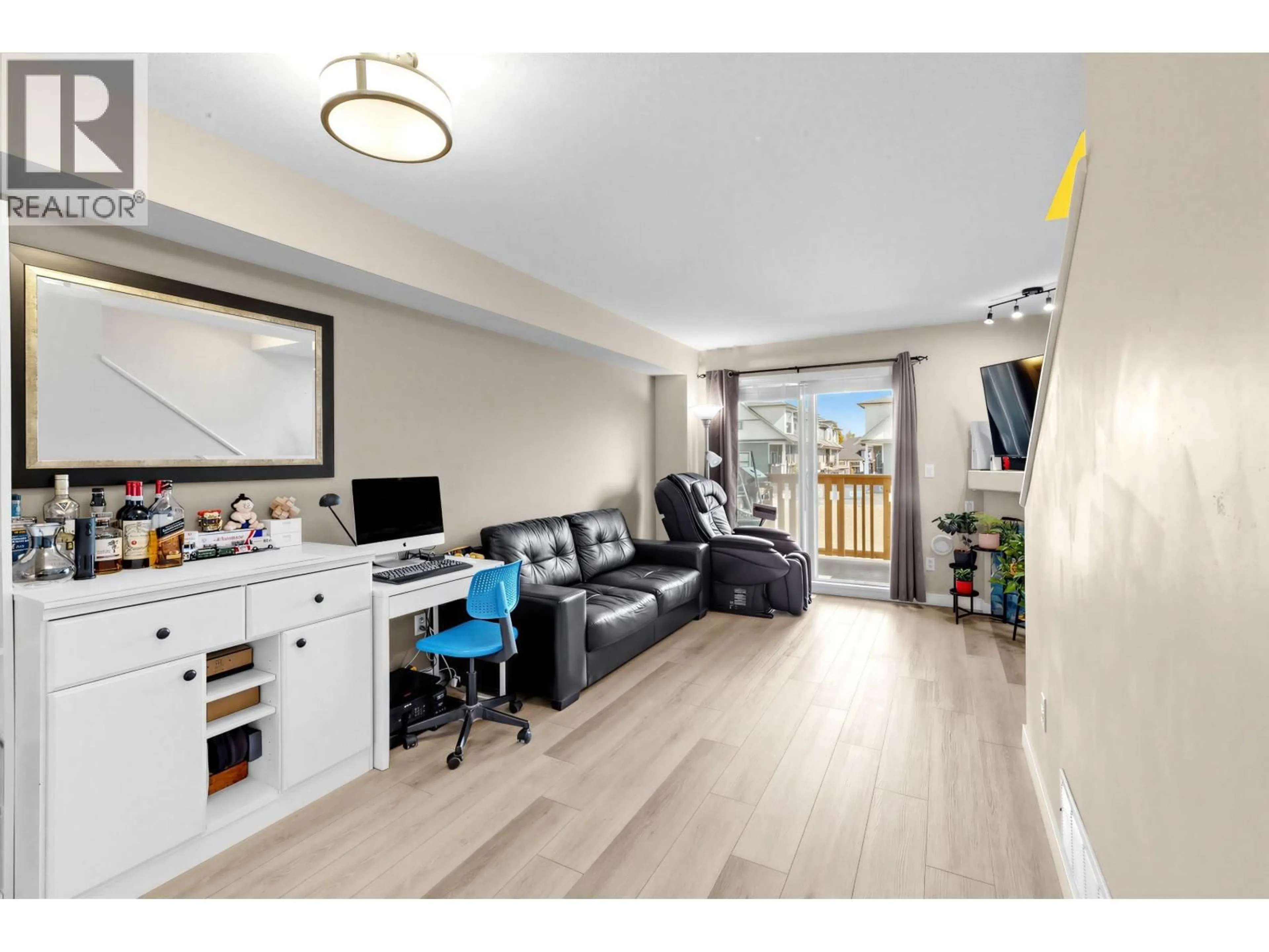 A pic of a room for 19 - 7100 LYNNWOOD DRIVE, Richmond British Columbia V7C5S8