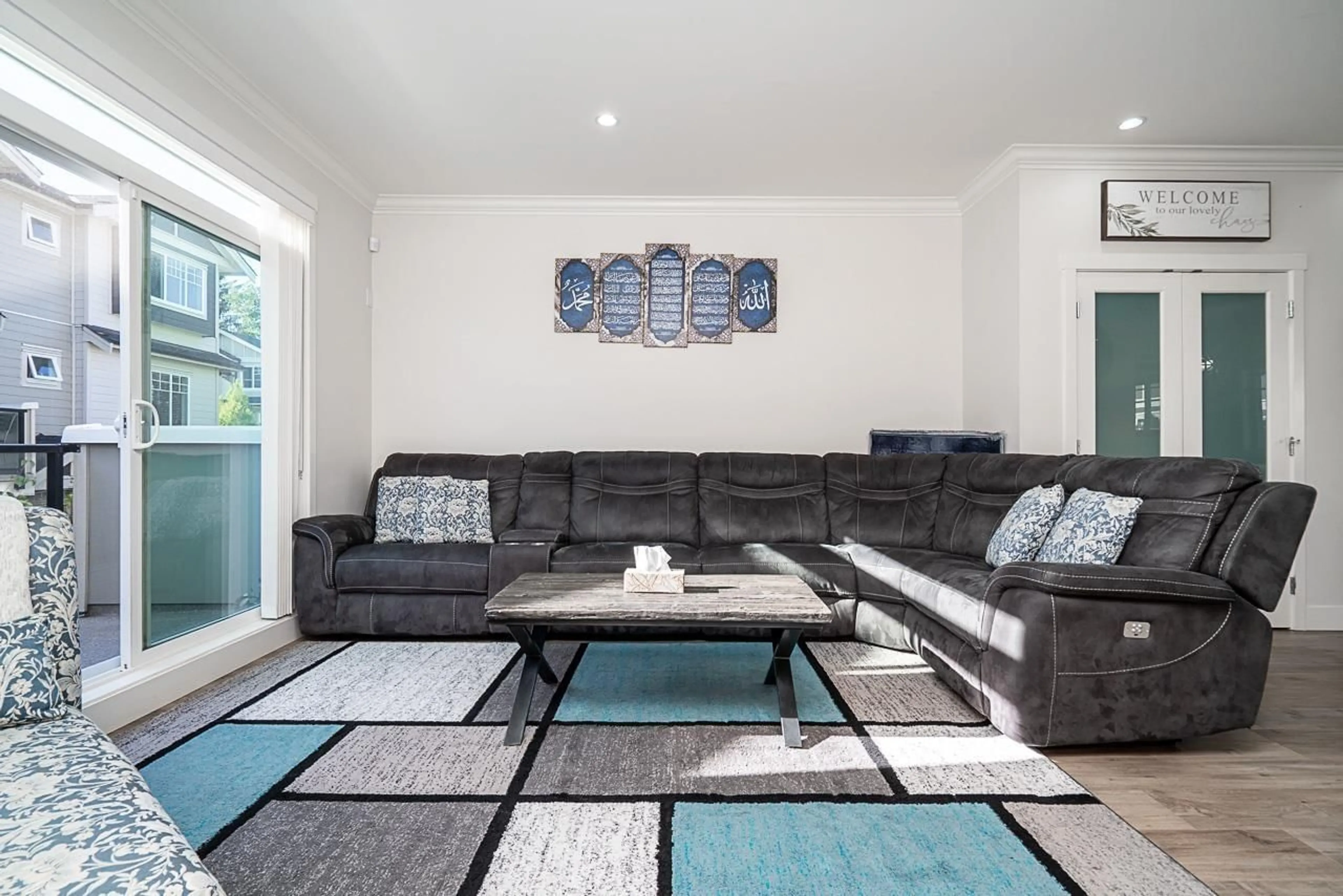Living room with furniture, unknown for 27 - 13898 64 AVENUE, Surrey British Columbia V3W1L6