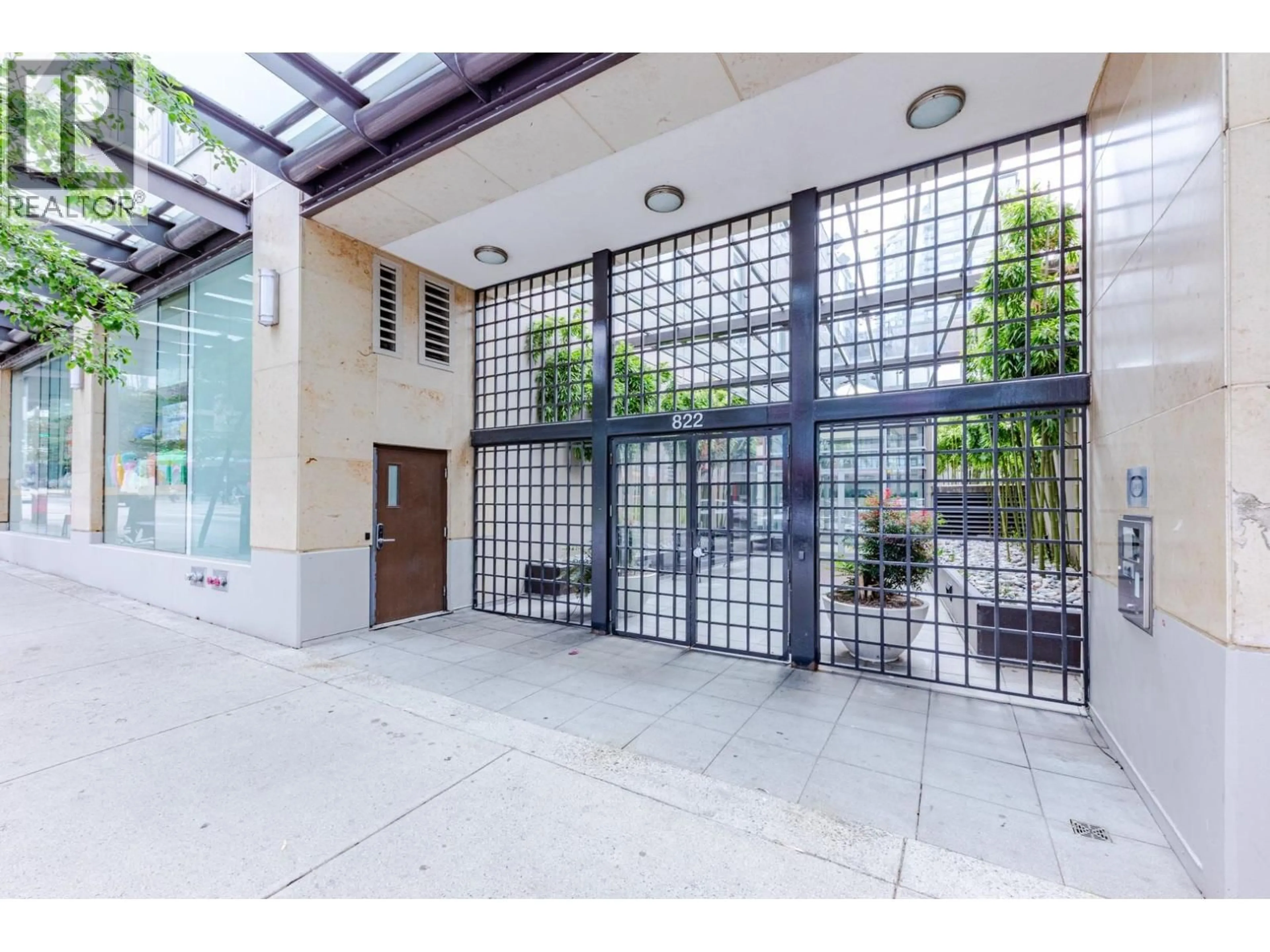 Indoor foyer for 906 - 822 SEYMOUR STREET, Vancouver British Columbia V6B1L7