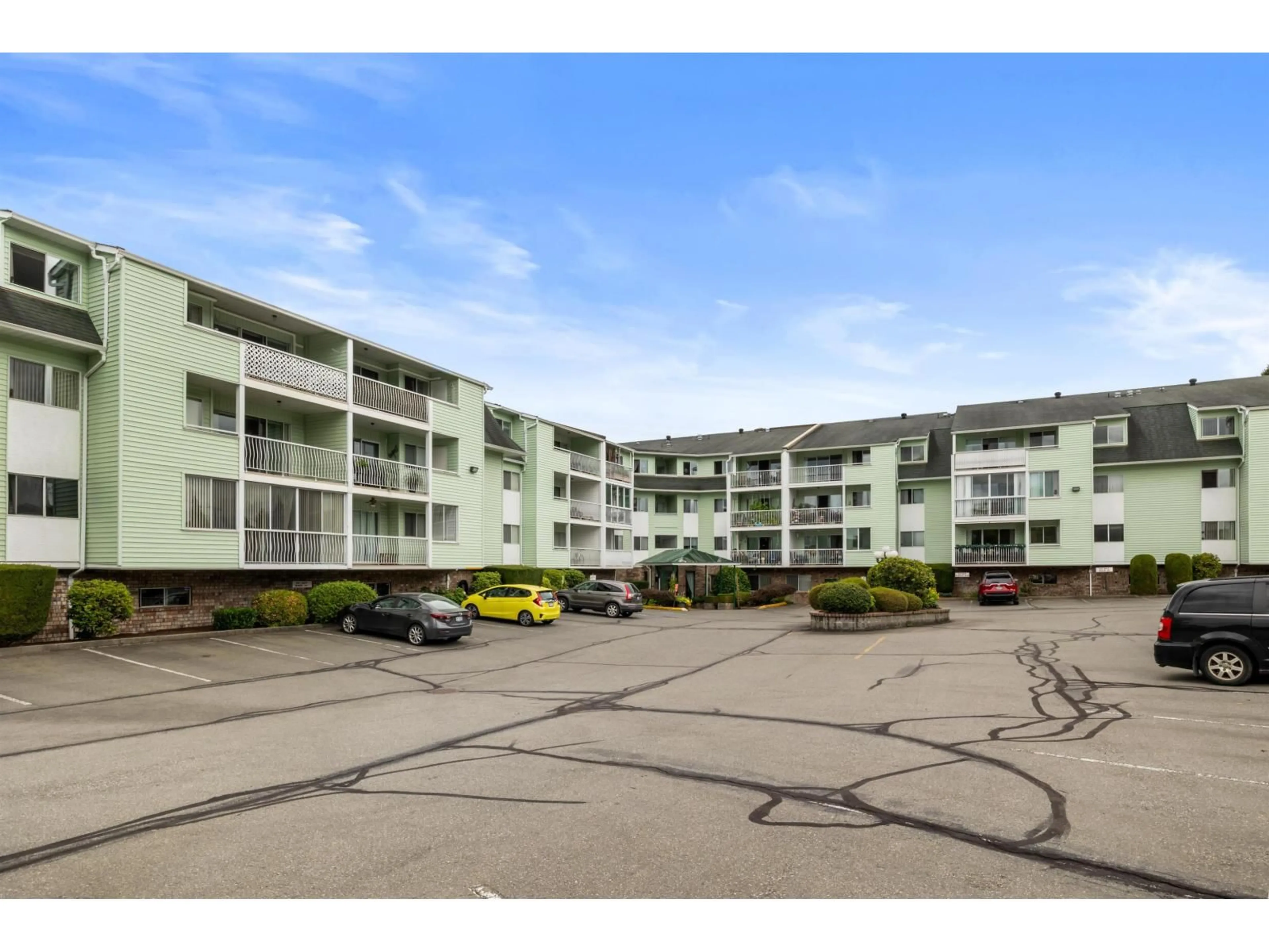 A pic from outside/outdoor area/front of a property/back of a property/a pic from drone, unknown for 114 - 31850 UNION AVENUE, Abbotsford British Columbia V2T4V2