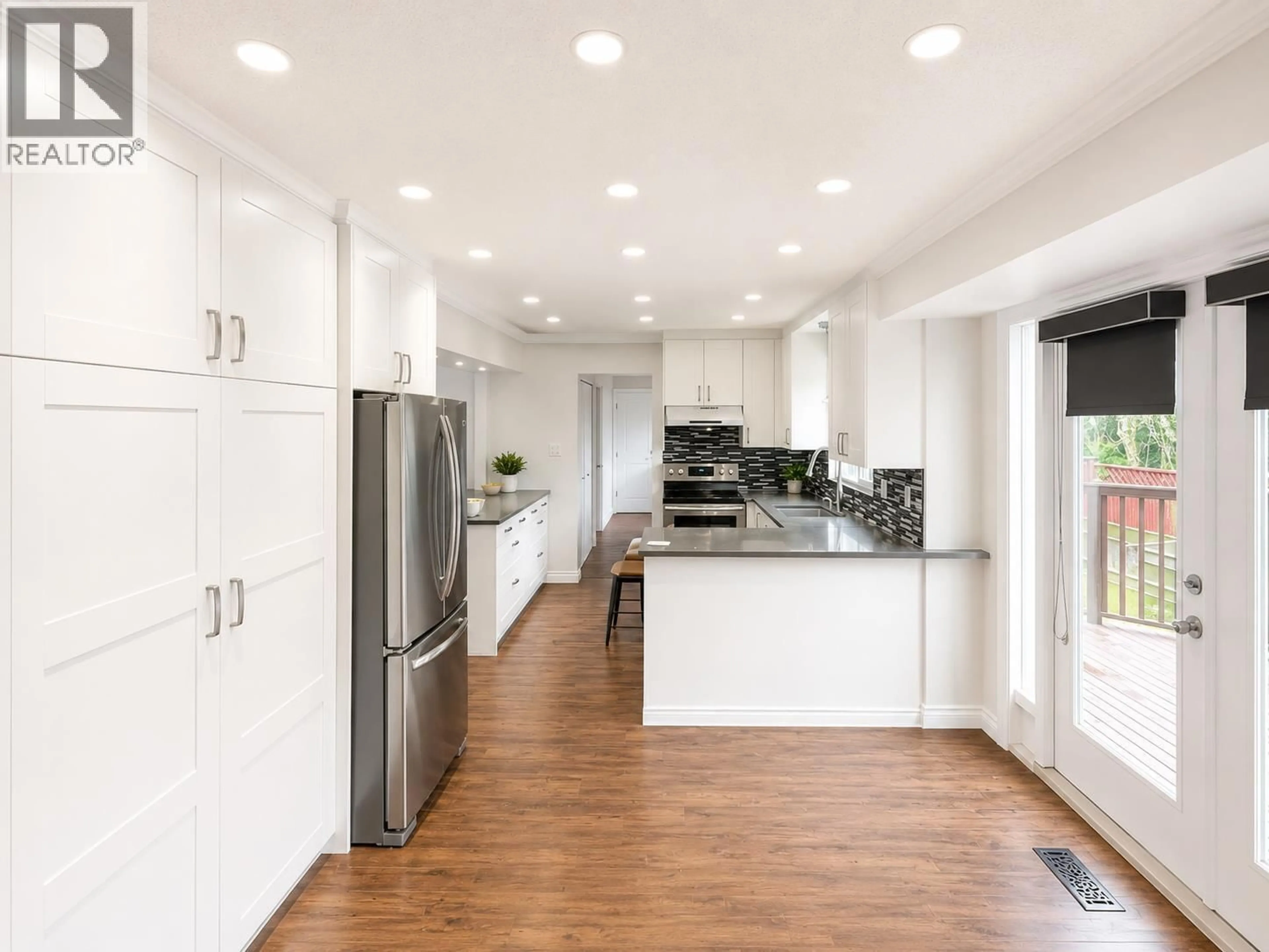 Contemporary kitchen, unknown for 10860 BROMLEY PLACE, Richmond British Columbia V7A4J6