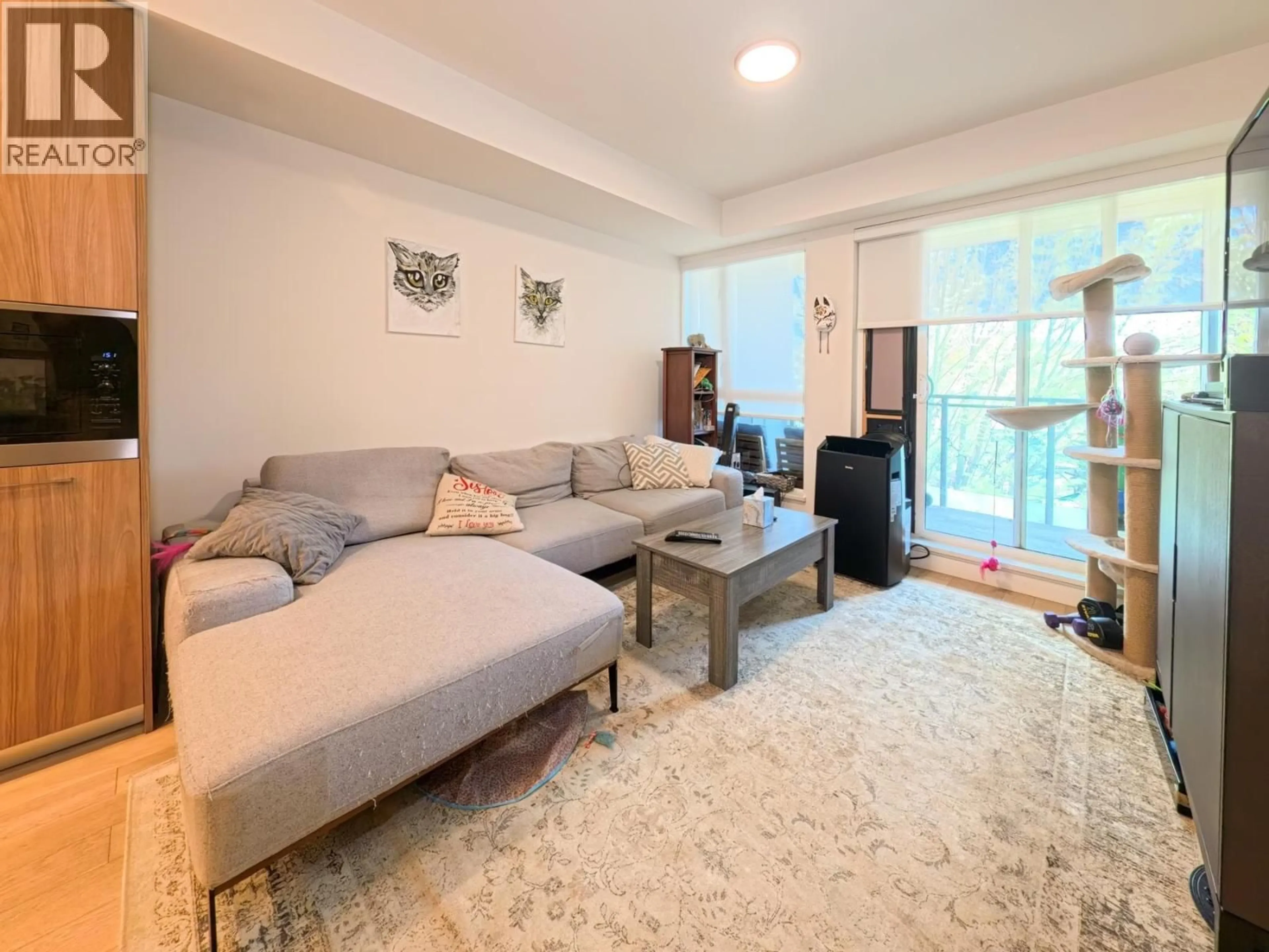 Living room with furniture, unknown for 303 - 209 20TH AVENUE, Vancouver British Columbia V5V1M2
