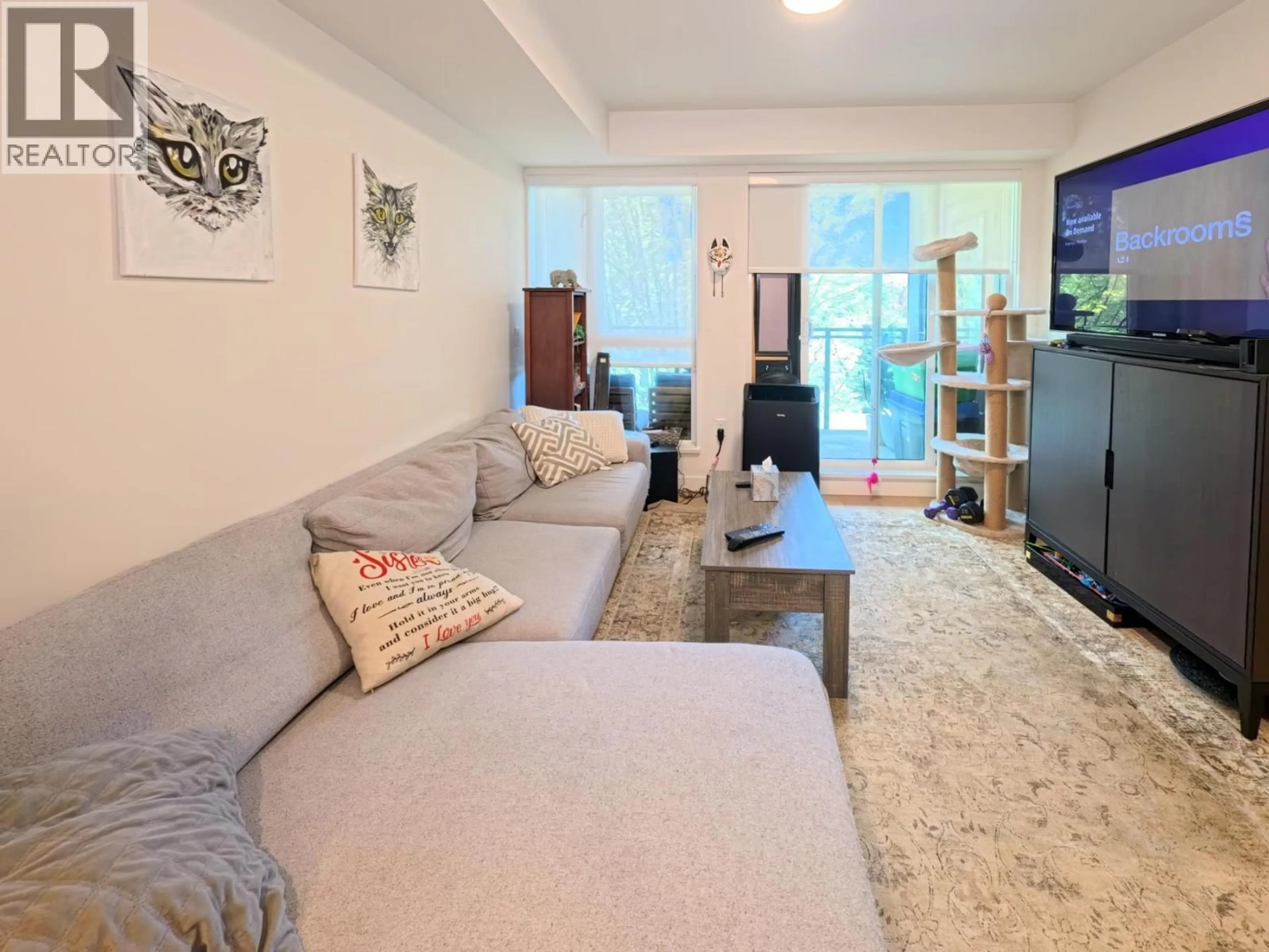 Living room with furniture, unknown for 303 - 209 20TH AVENUE, Vancouver British Columbia V5V1M2