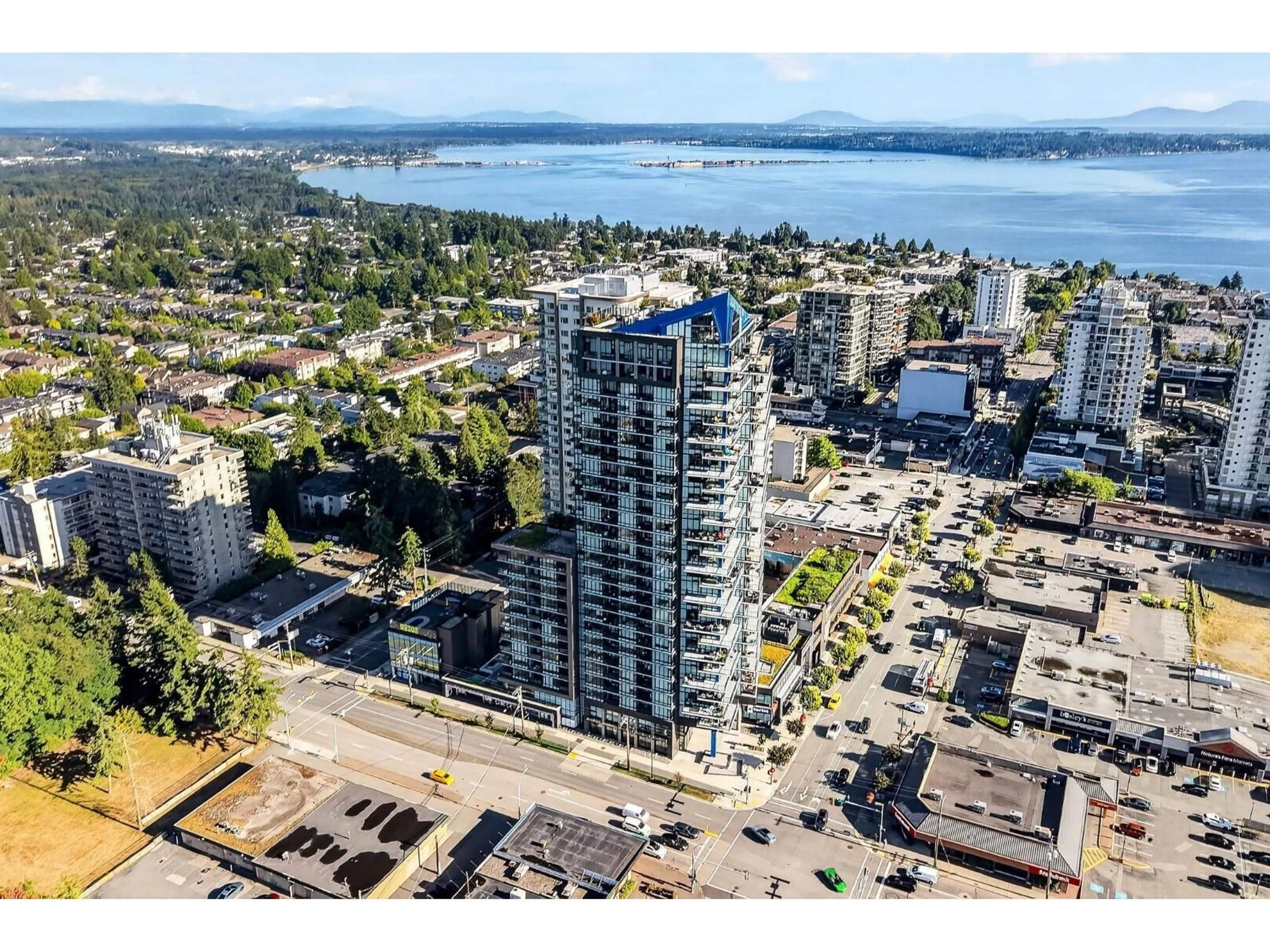 A pic from outside/outdoor area/front of a property/back of a property/a pic from drone, city buildings view from balcony for 2404 - 1588 JOHNSTON ROAD, White Rock British Columbia V4B0C5