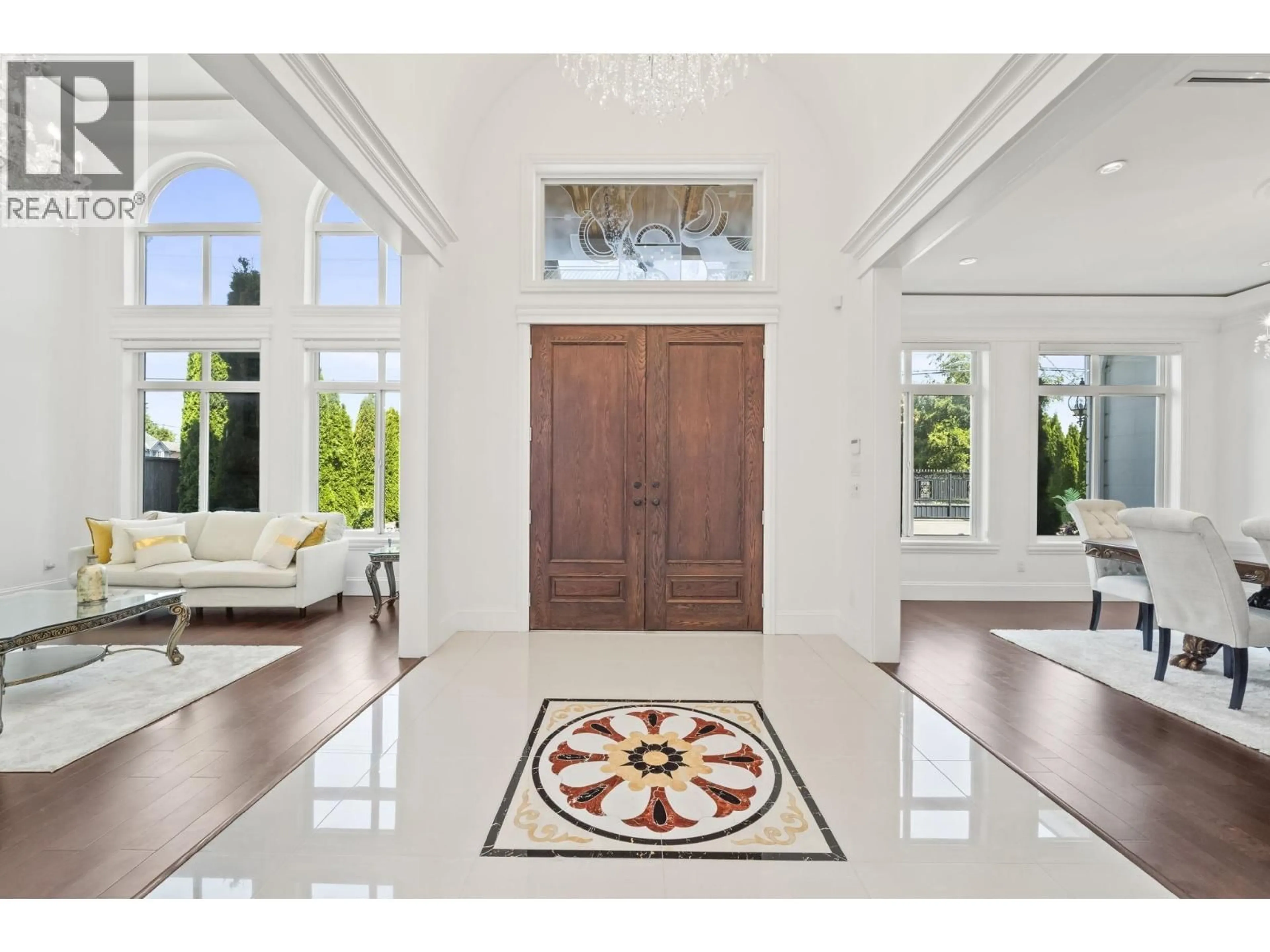 Indoor entryway for 4120 WESTMINSTER HIGHWAY, Richmond British Columbia V7C1B4