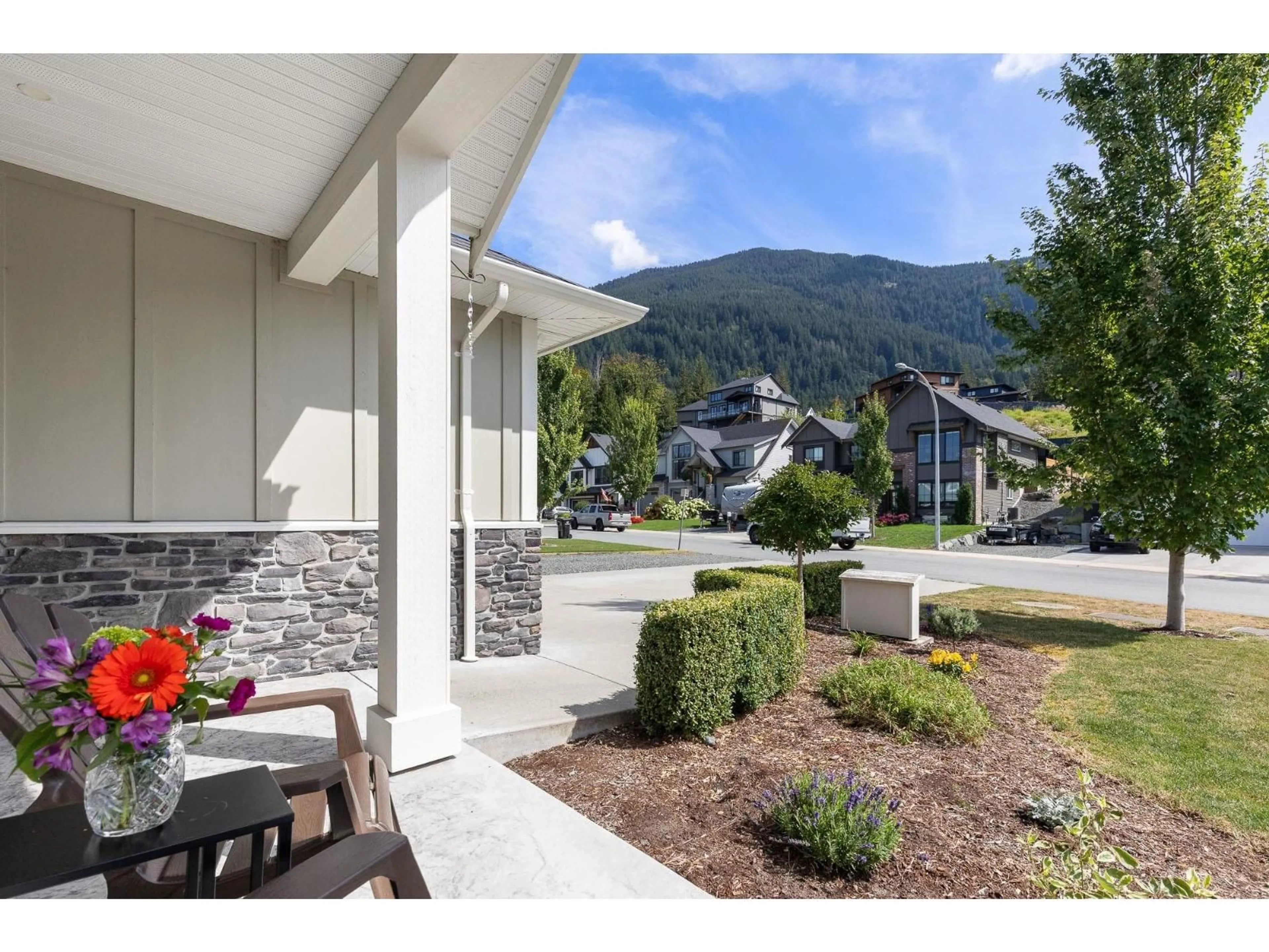 Patio, mountain view for 50197 KENSINGTON DRIVE, Chilliwack British Columbia V4Z1J5