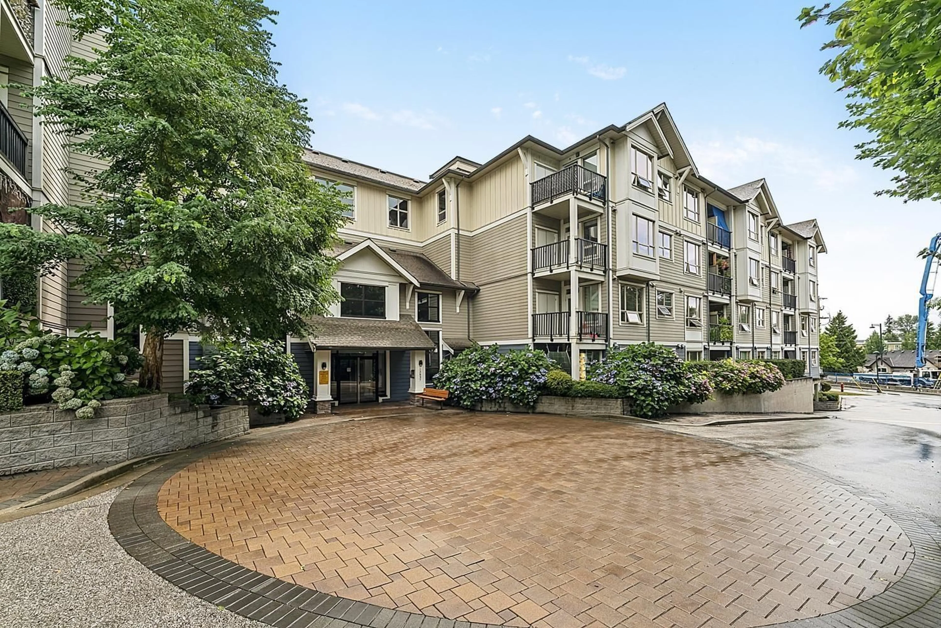 Patio, unknown for 411 - 13897 FRASER HIGHWAY, Surrey British Columbia V3T0G8