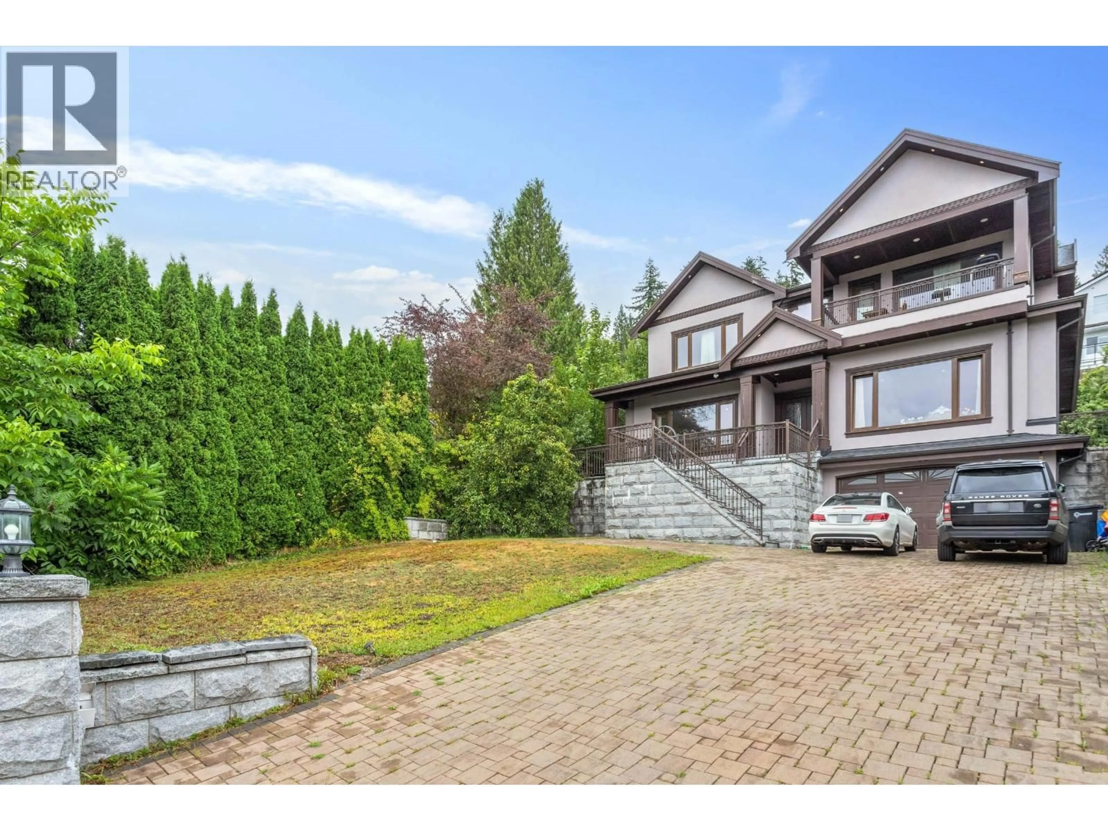 A pic from outside/outdoor area/front of a property/back of a property/a pic from drone, mountain view for 7282 RIDGE DRIVE, Burnaby British Columbia V5A1B5