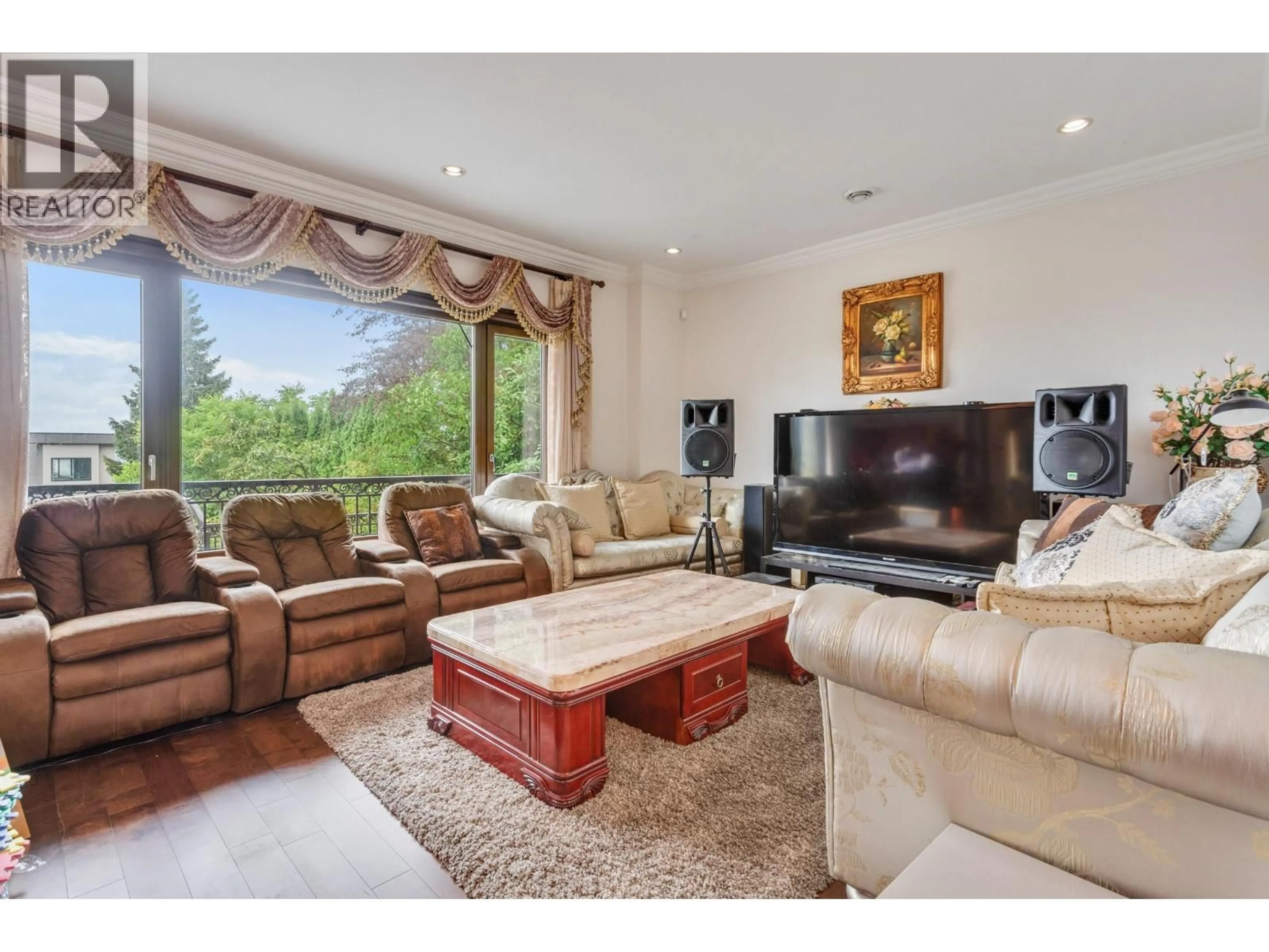 Living room with furniture, unknown for 7282 RIDGE DRIVE, Burnaby British Columbia V5A1B5