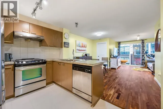 330 - 9500 ODLIN ROAD, Richmond 5