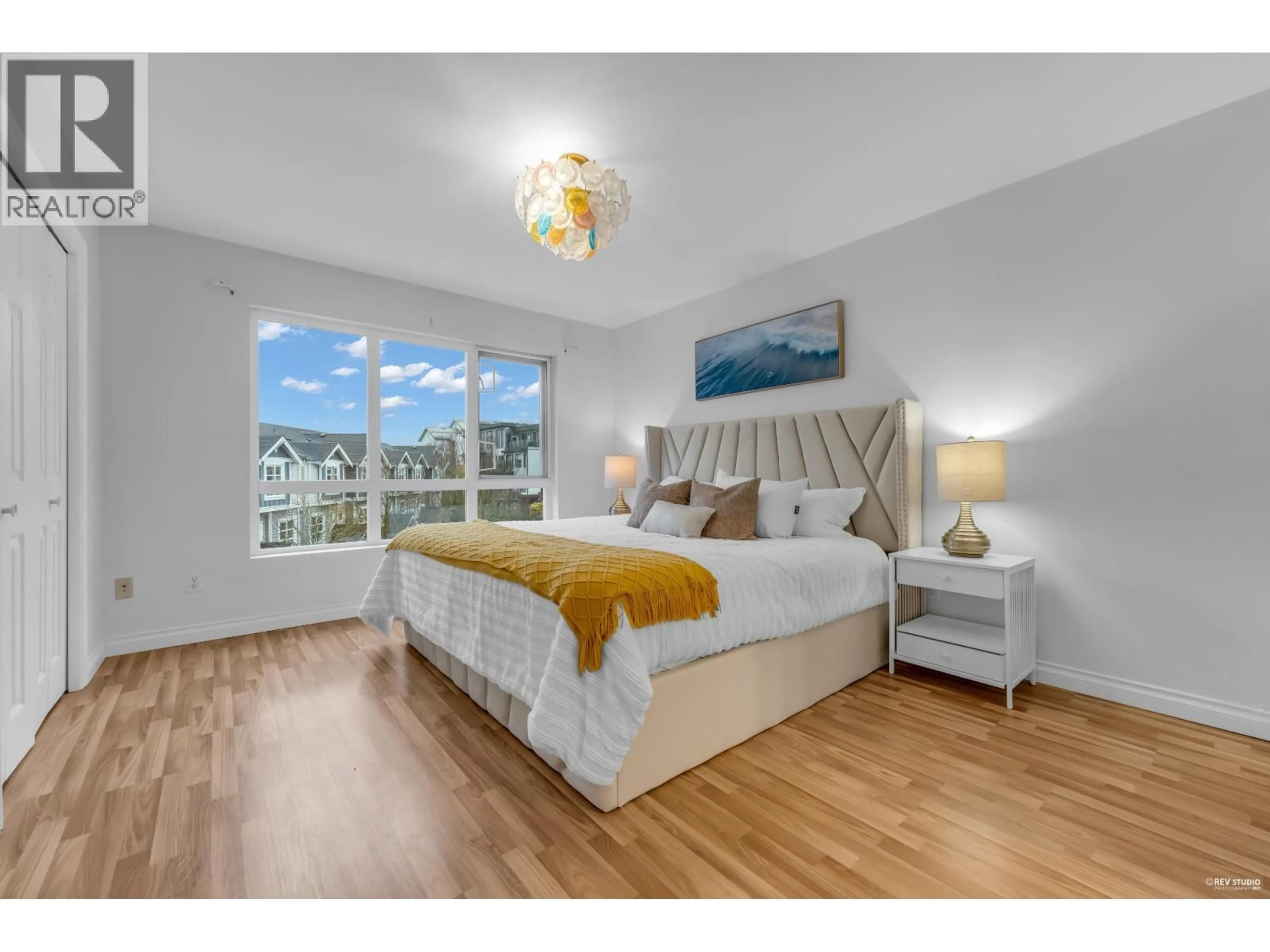 Bedroom with bed, wood/laminate floor for 260 - 13020 NO. 2 ROAD, Richmond British Columbia V7E6S3