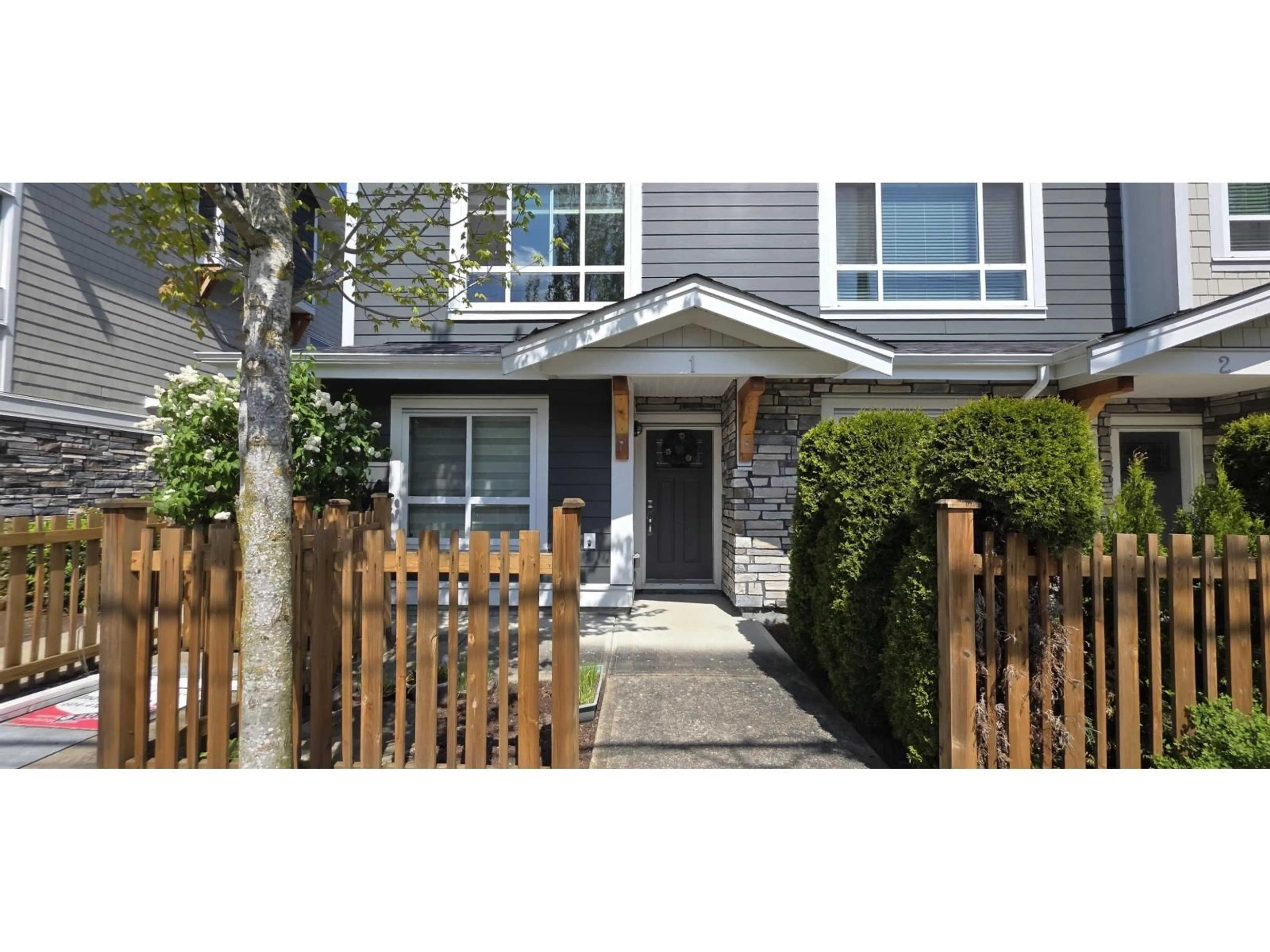 Unknown for 1 - 19753 55A AVENUE AVENUE, Langley British Columbia V3A0J9