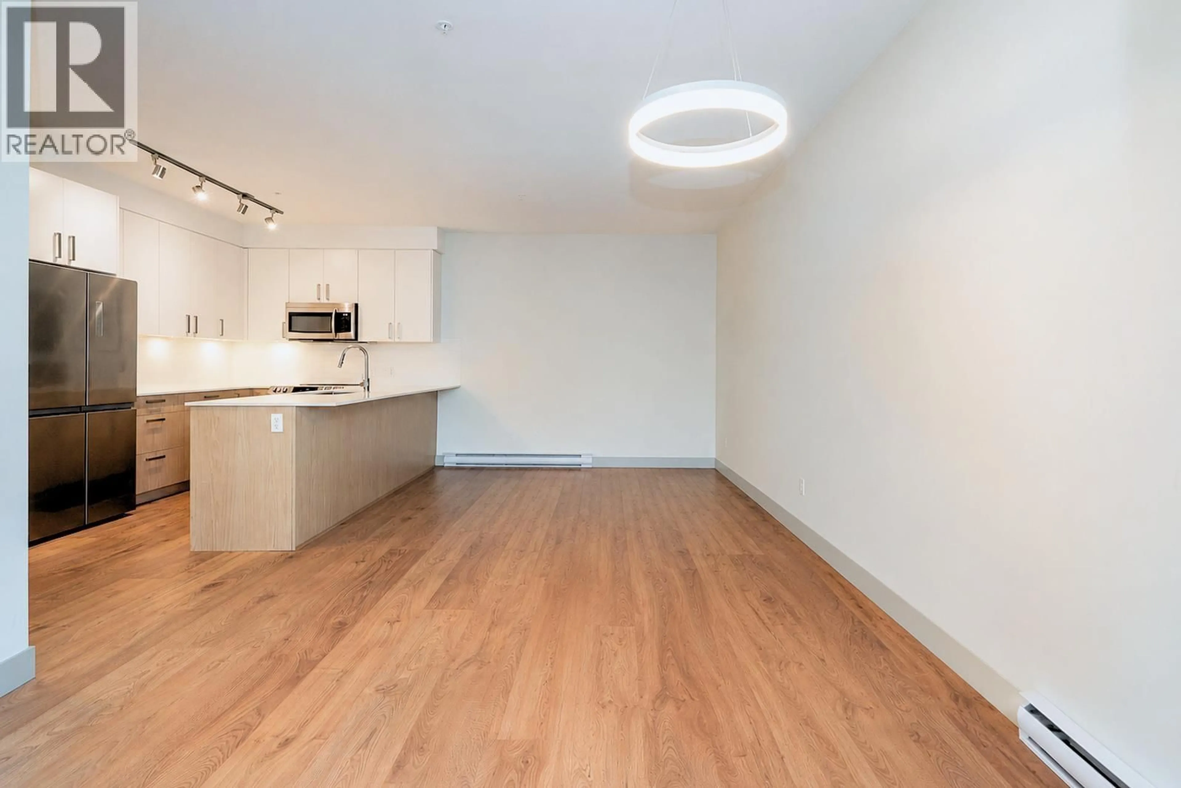 A pic of a room for 210 - 6968 ROYAL OAK AVENUE, Burnaby British Columbia V5J4J2