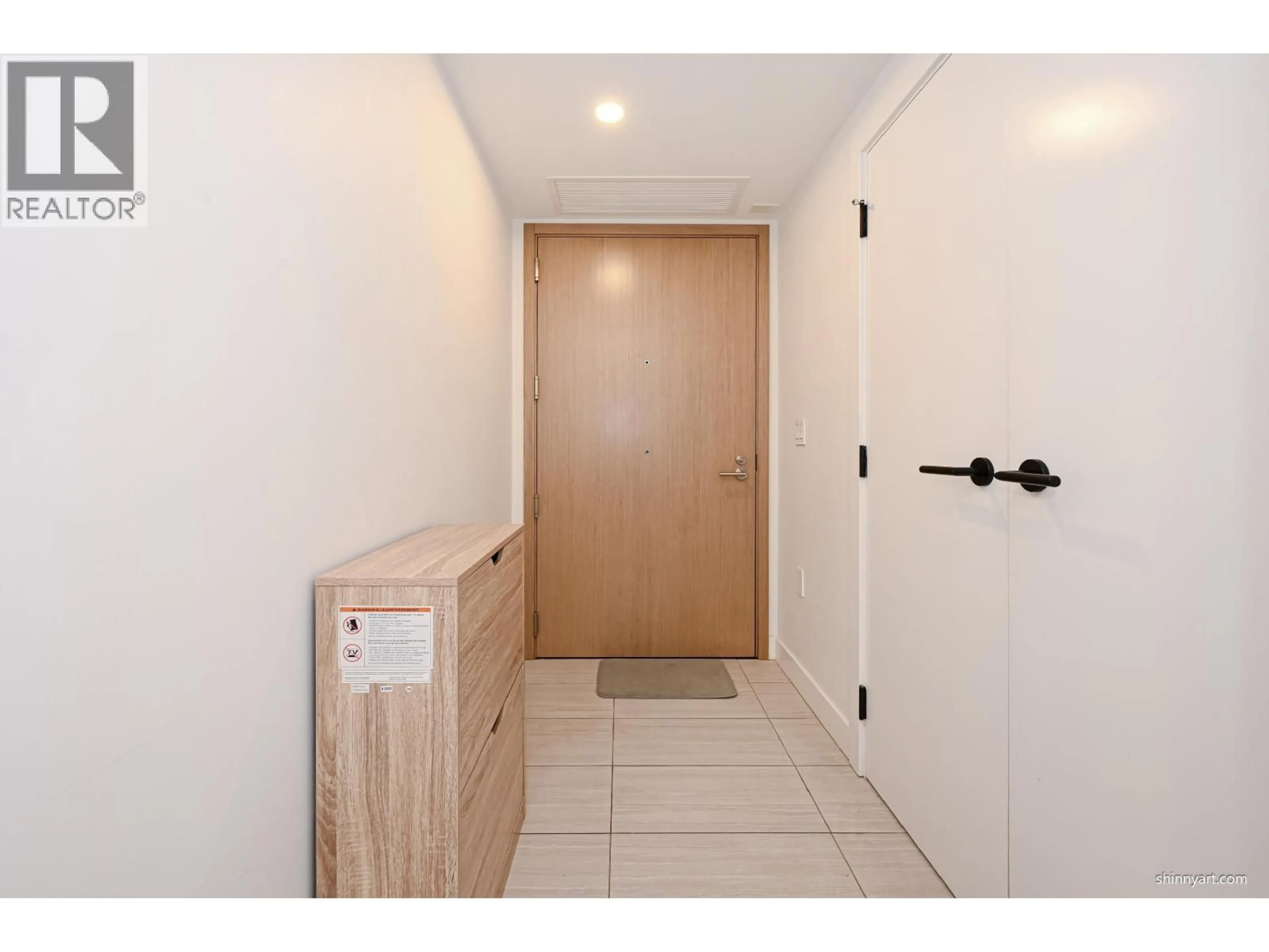 Indoor entryway for 308 - 5058 JOYCE STREET, Vancouver British Columbia V5R0J9