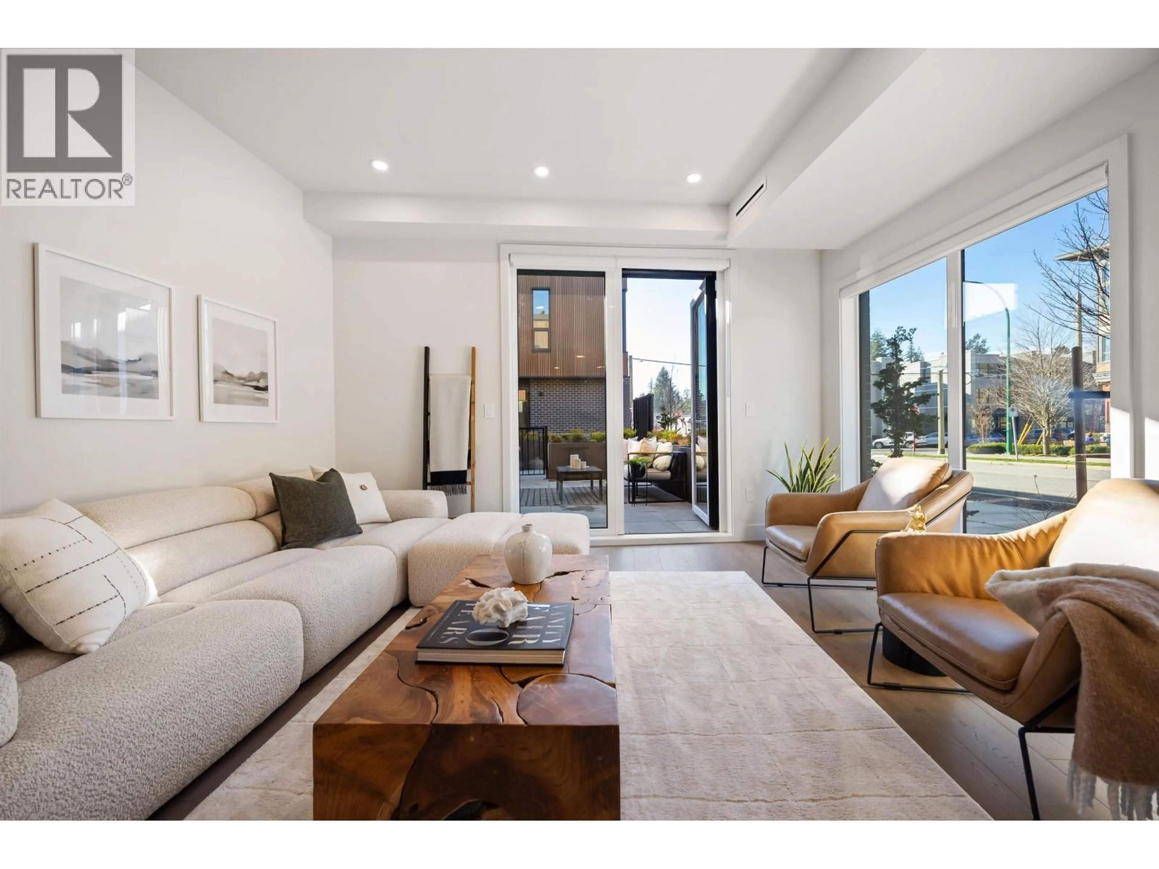 Living room with furniture, unknown for 3114 WOODBINE DRIVE, North Vancouver British Columbia V7R2V9