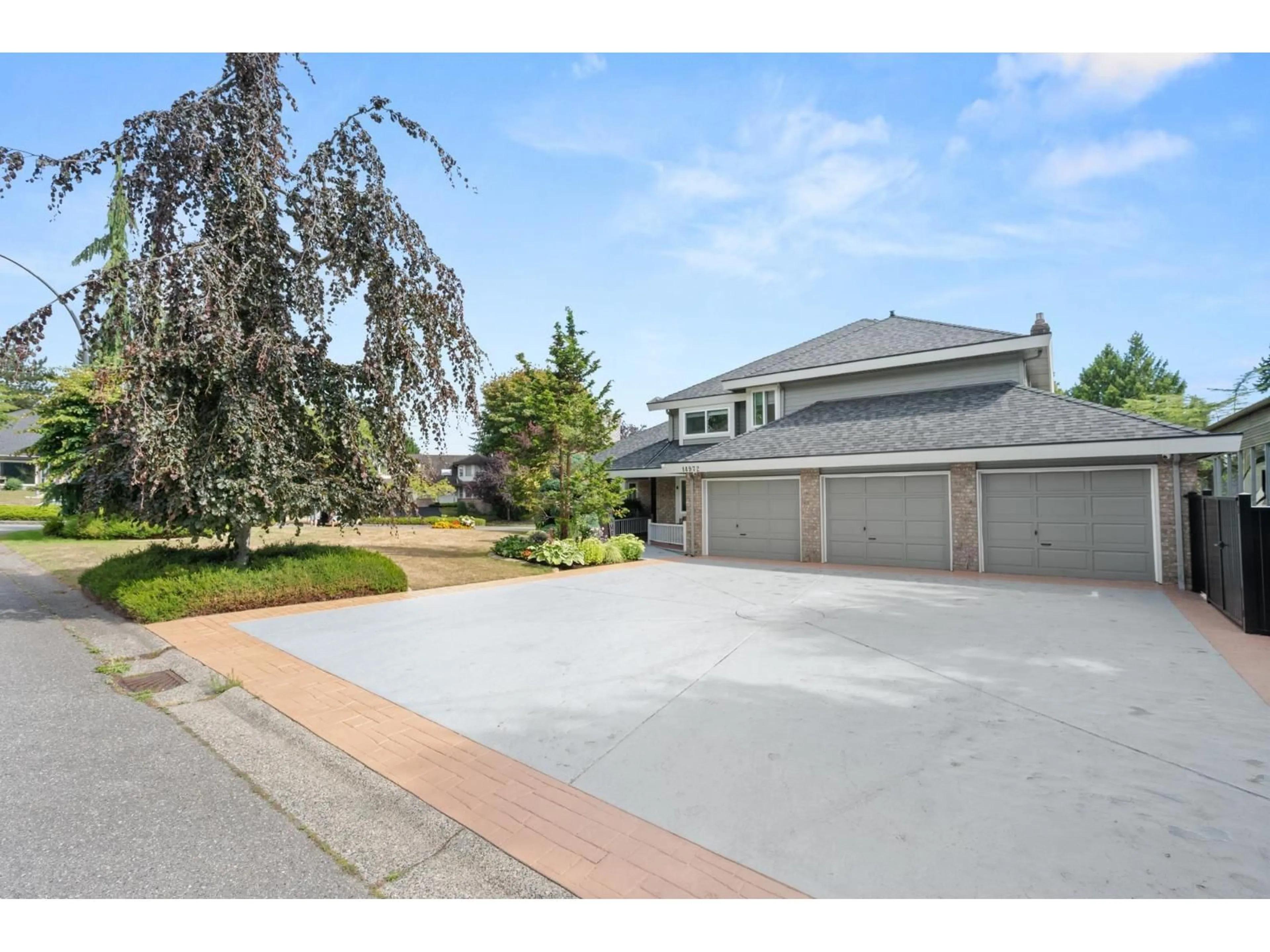 A pic from outside/outdoor area/front of a property/back of a property/a pic from drone, street for 14972 81A AVENUE, Surrey British Columbia V3S7H4