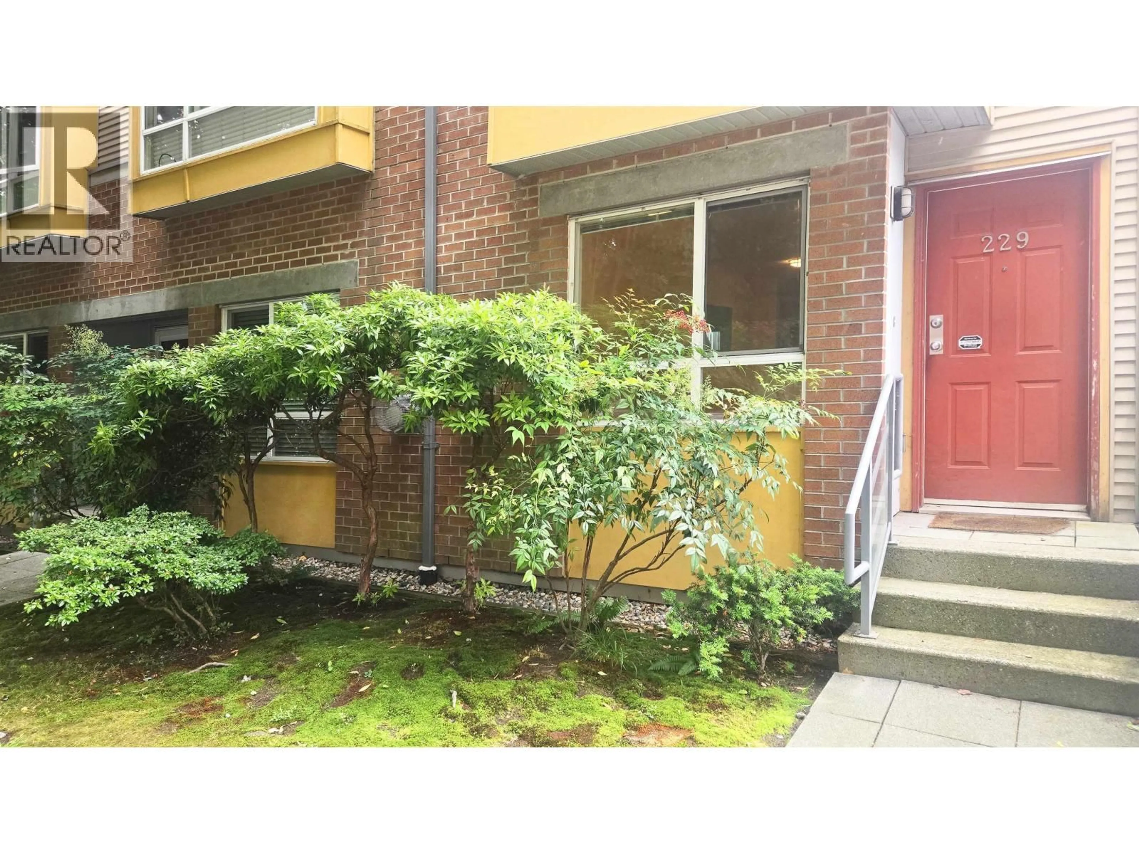 Unknown for 229 11TH AVENUE, Vancouver British Columbia V5T2C4