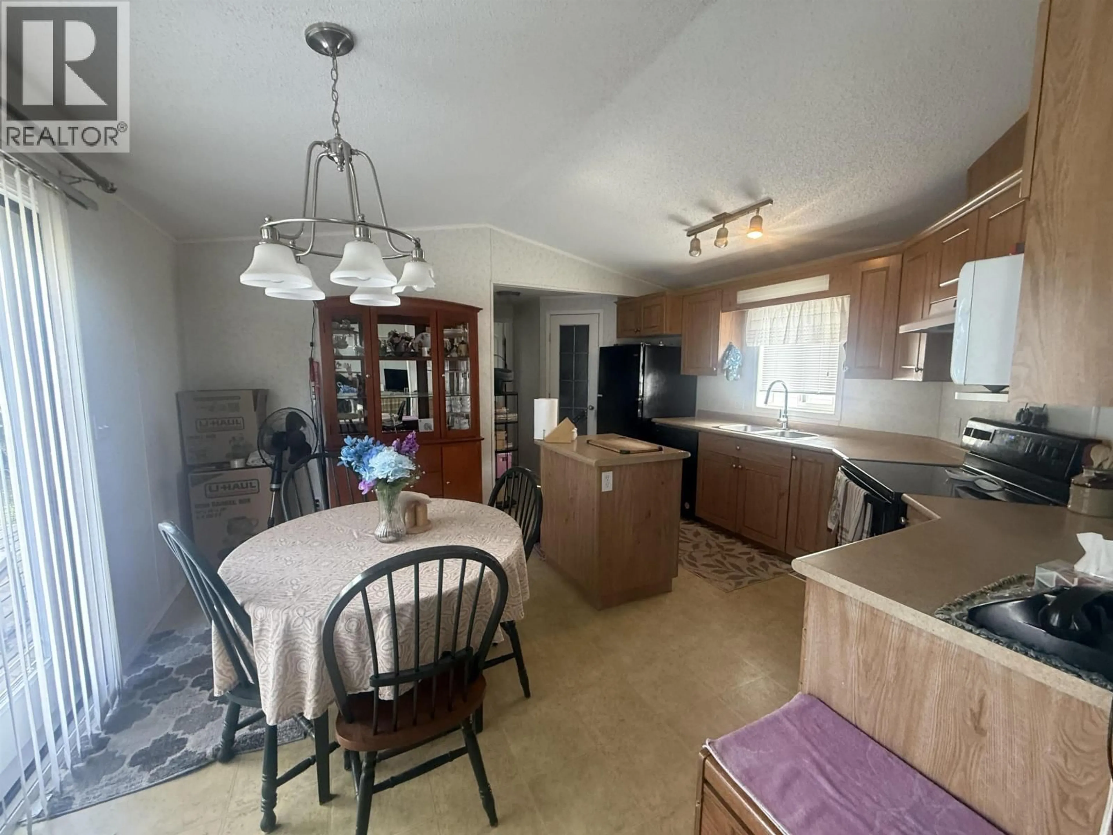 Open concept kitchen, unknown for 10055 100A STREET, Taylor British Columbia V0C2K0
