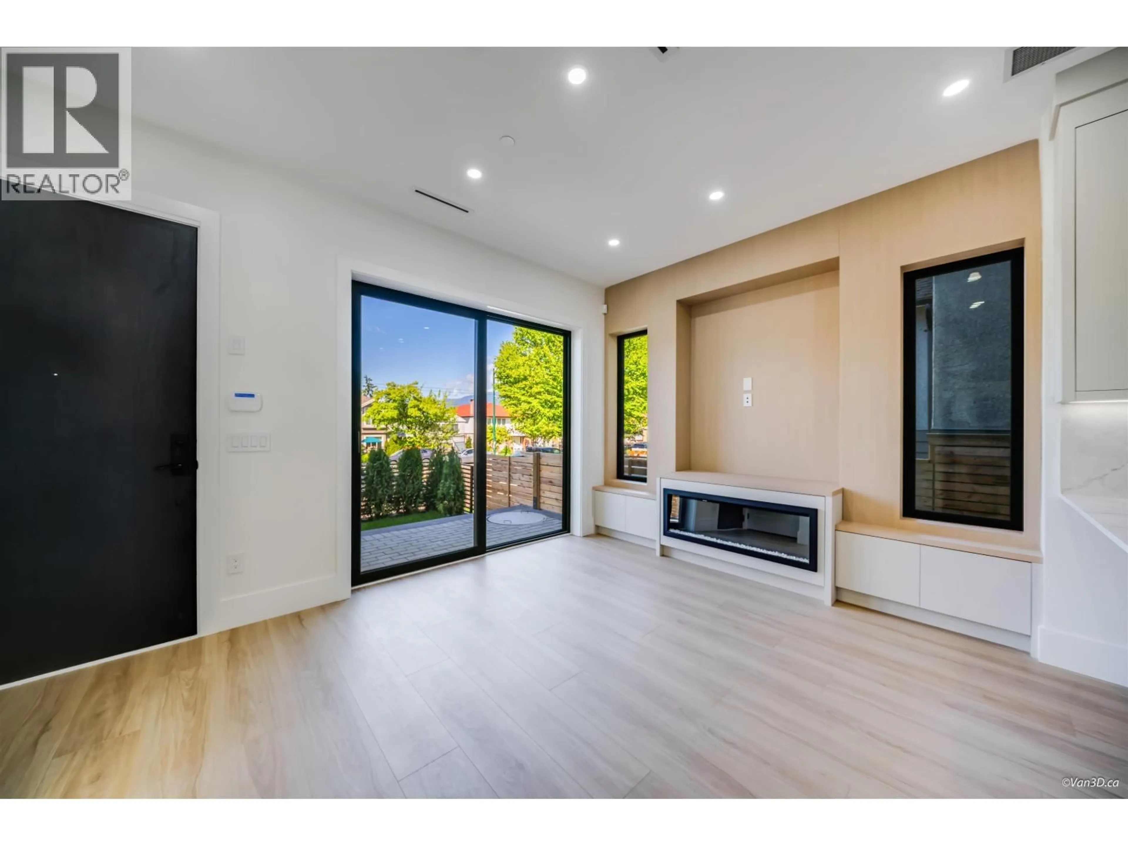 Unknown for 1 - 2636 MCGILL STREET, Vancouver British Columbia V5K1H3