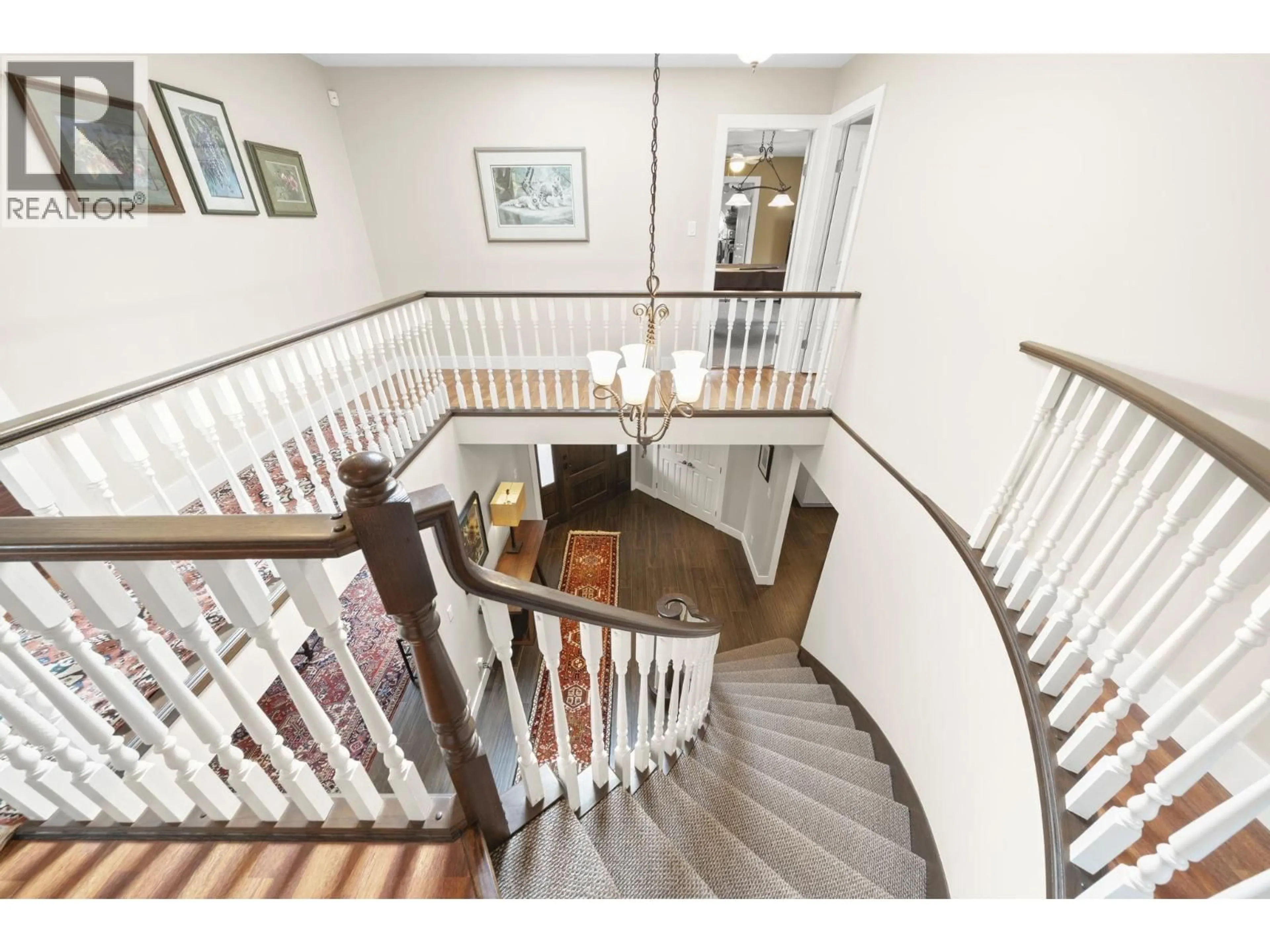 Indoor foyer for 10131 HOLLYWELL DRIVE, Richmond British Columbia V7E5C7