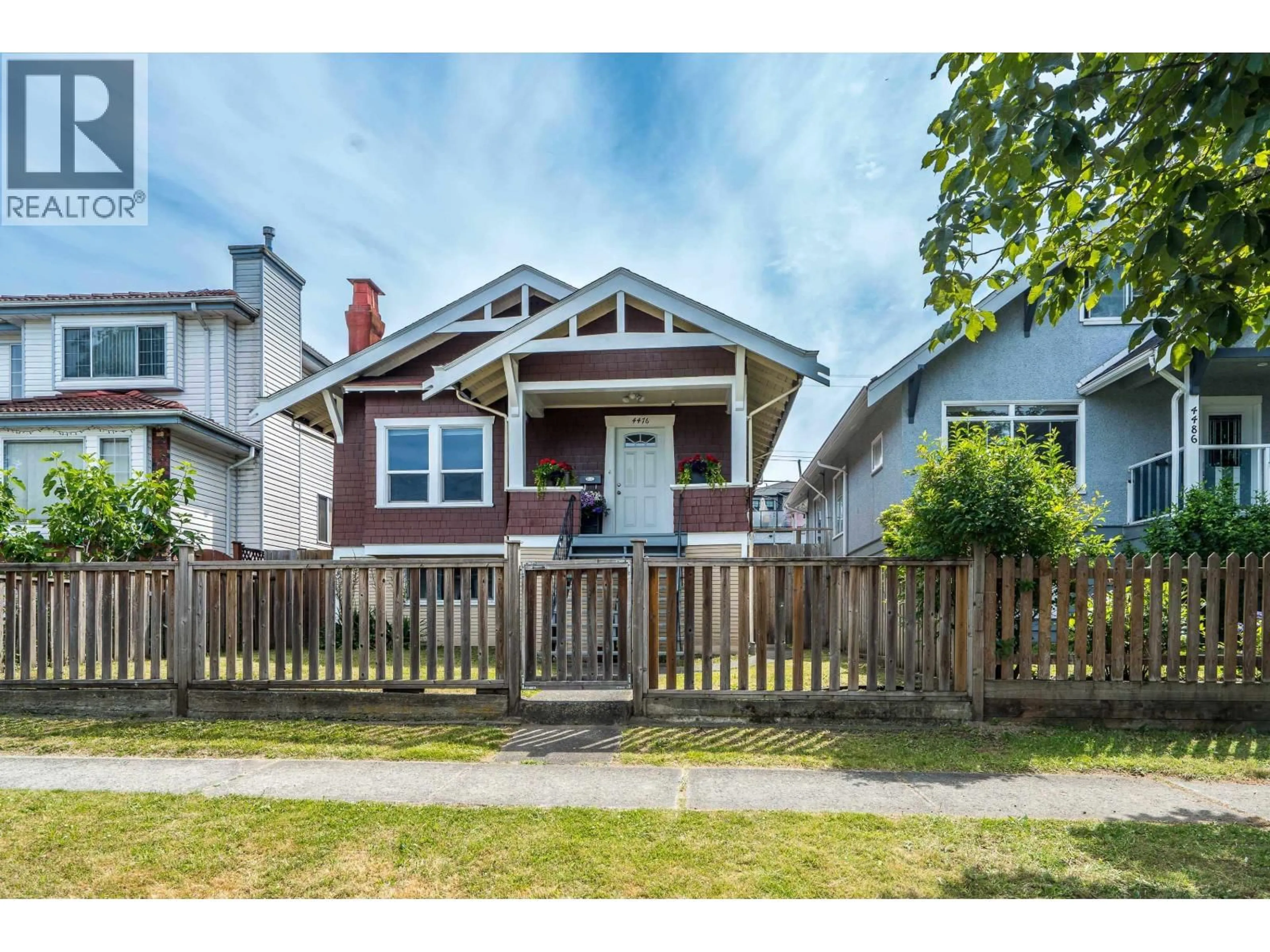 Home with vinyl exterior material, street for 4476 BEATRICE STREET, Vancouver British Columbia V5N4J2