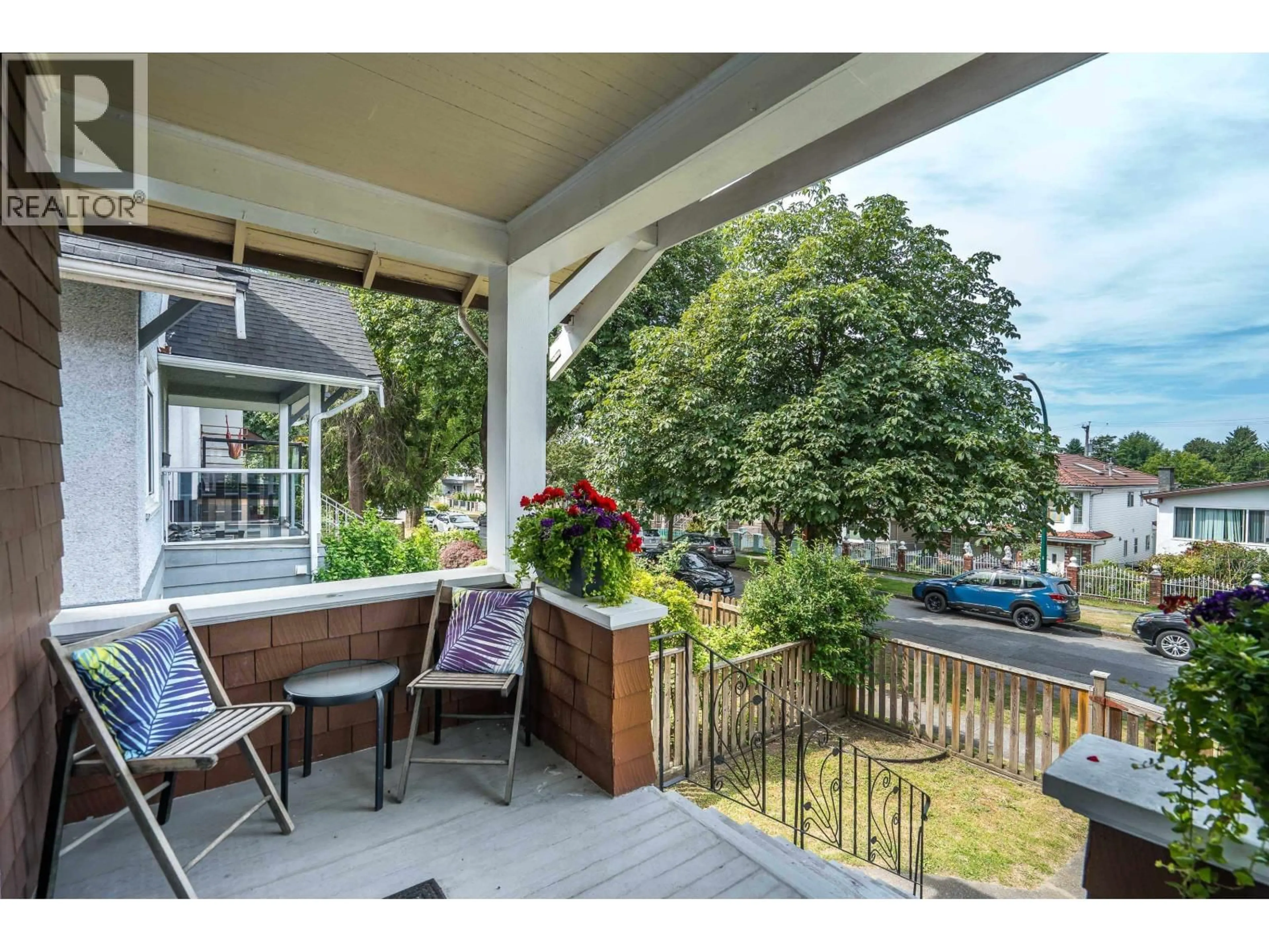 Patio, water/lake/river/ocean view for 4476 BEATRICE STREET, Vancouver British Columbia V5N4J2