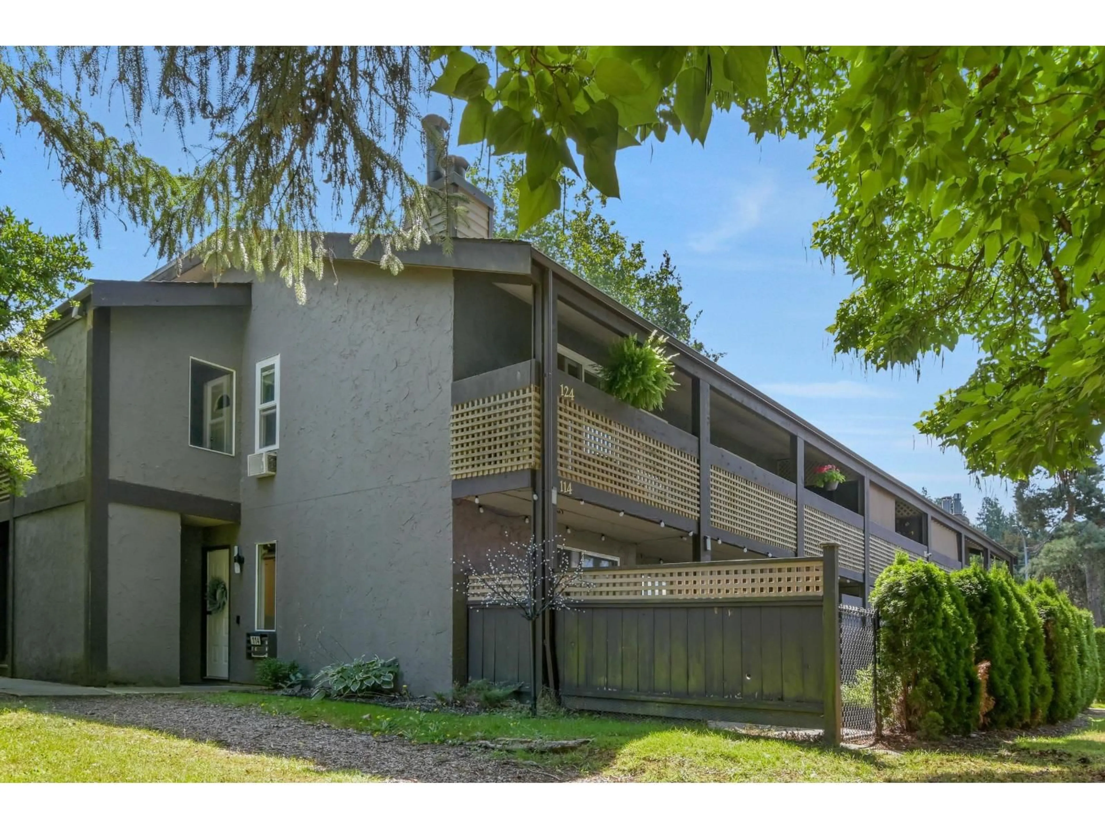 A pic from outside/outdoor area/front of a property/back of a property/a pic from drone, street for 114 - 34909 OLD YALE ROAD, Abbotsford British Columbia V3G2E7