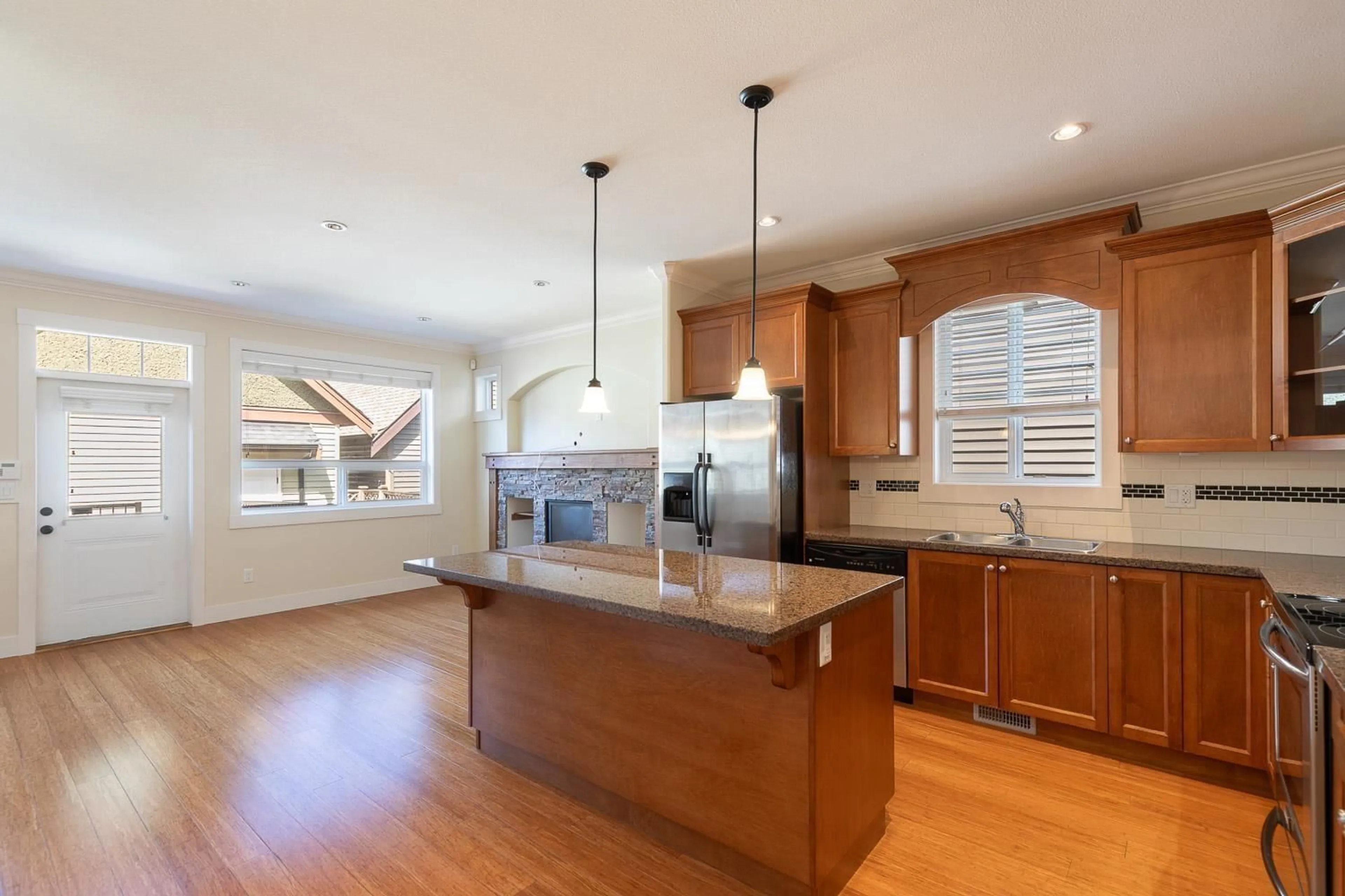 Open concept kitchen, unknown for 7273 192A STREET, Surrey British Columbia V4N5Y3