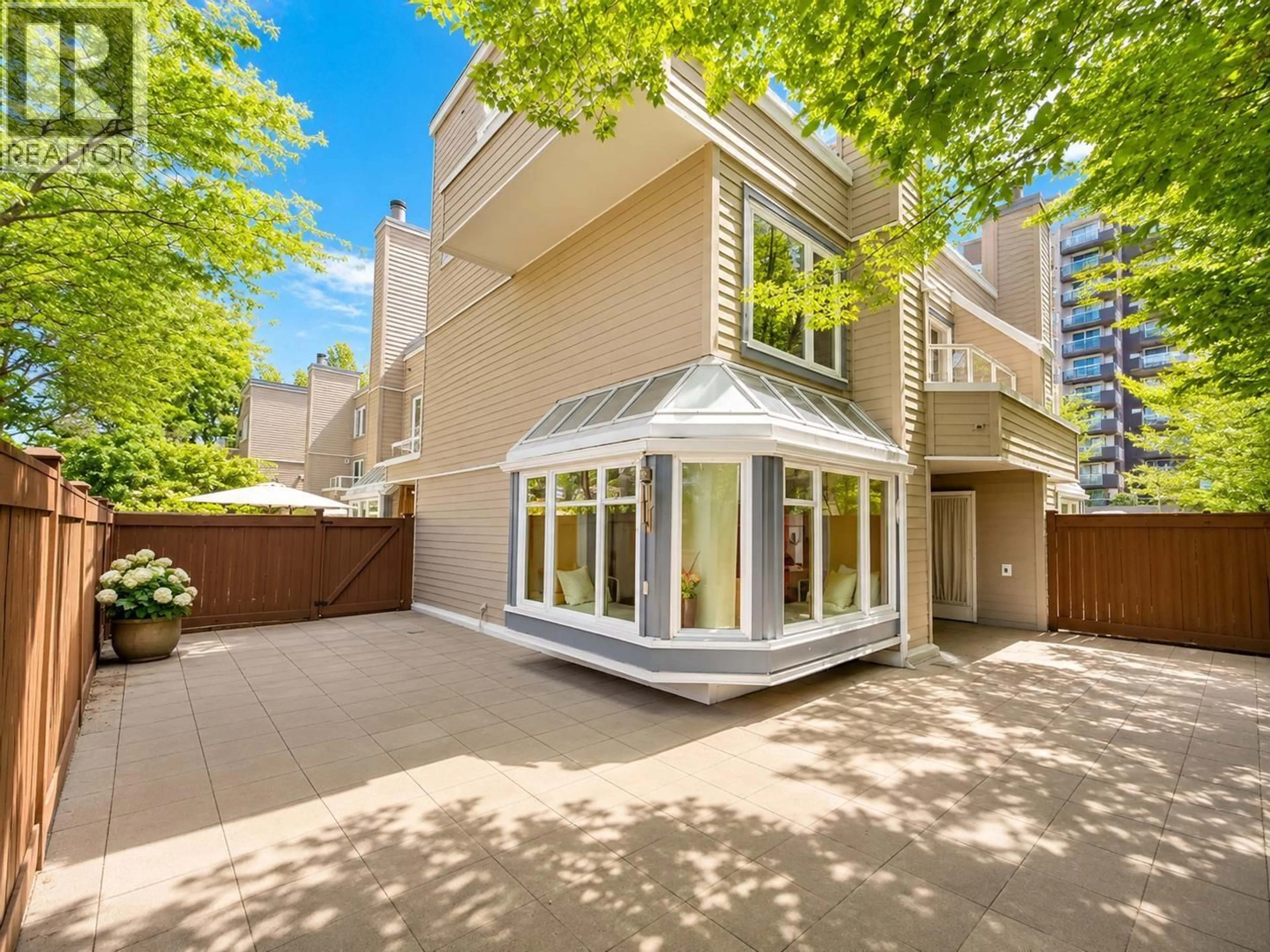 Patio, street for 103 - 5025 SANDERS STREET, Burnaby British Columbia V5H1S8