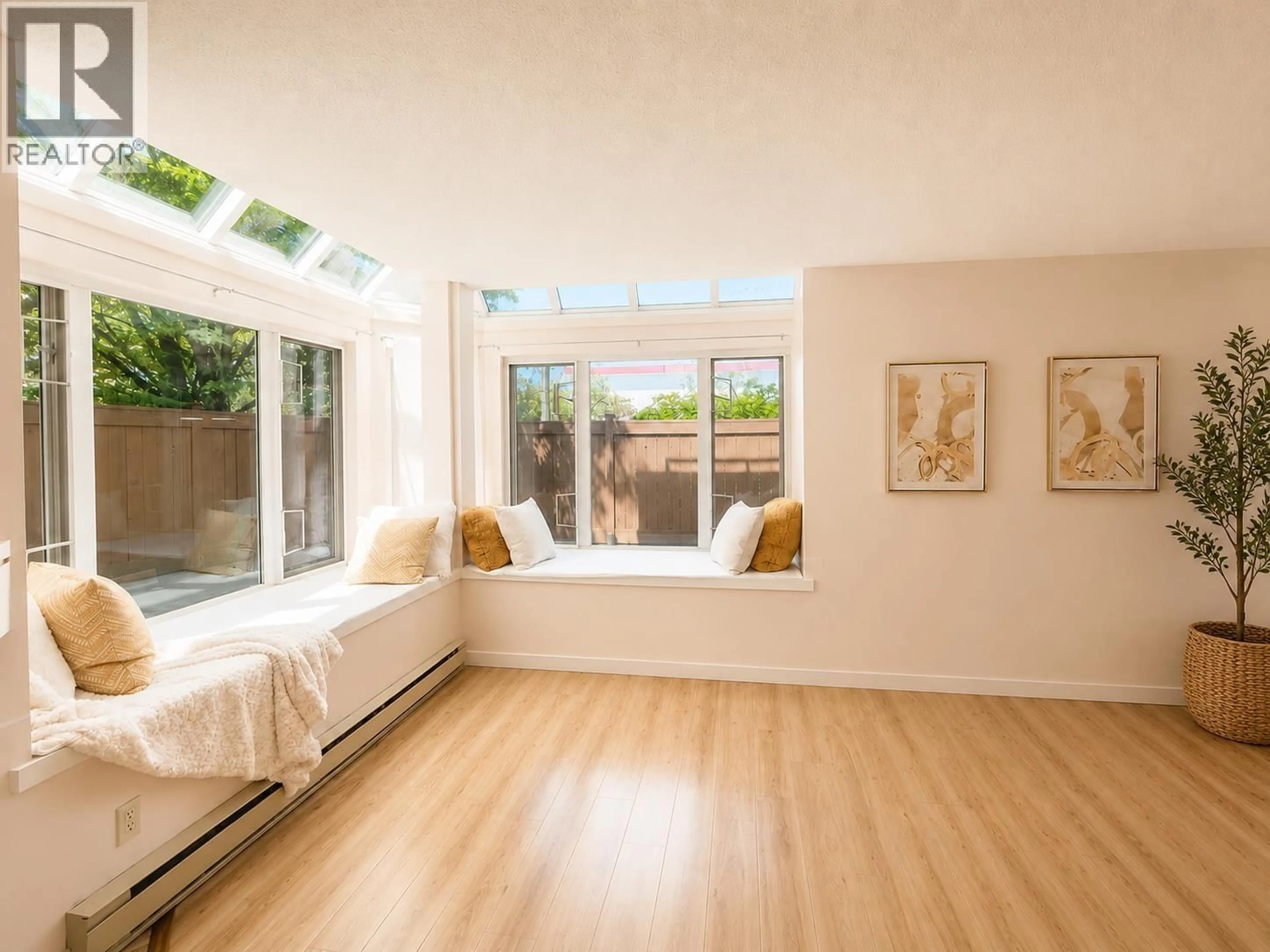 A pic of a room for 103 - 5025 SANDERS STREET, Burnaby British Columbia V5H1S8