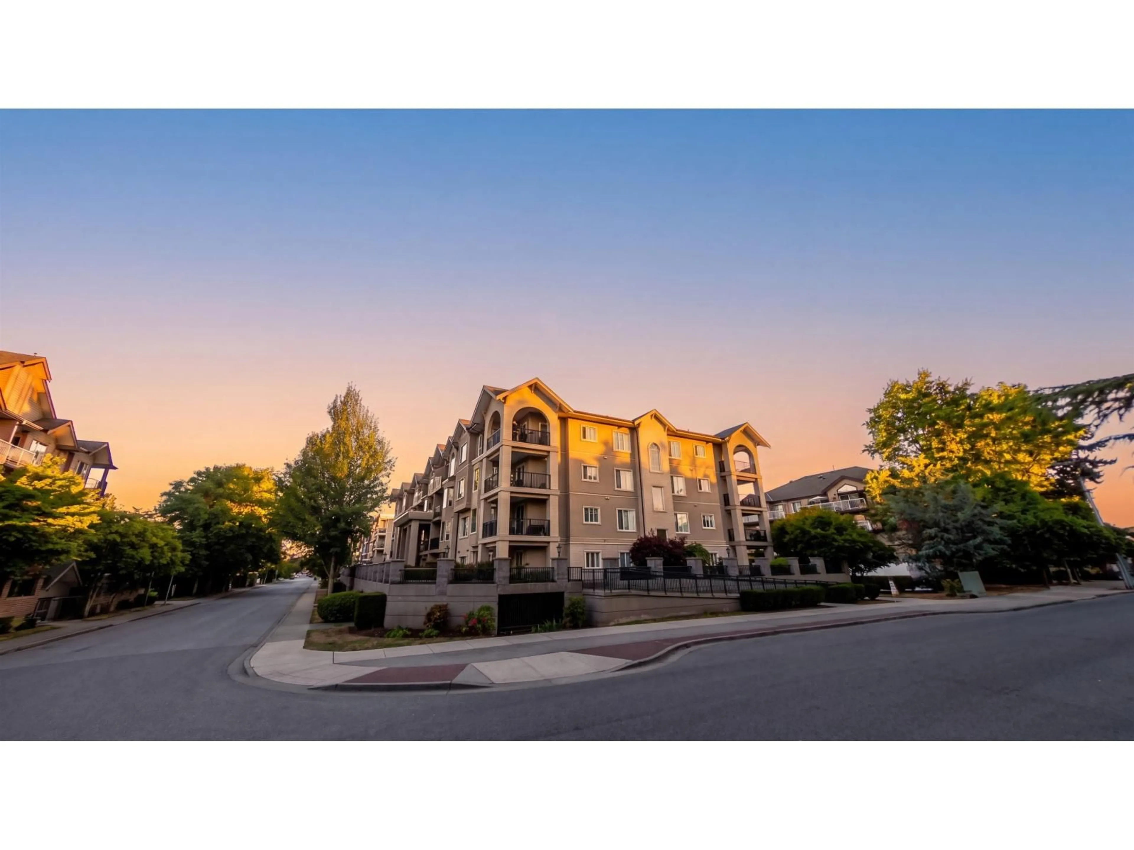 A pic from outside/outdoor area/front of a property/back of a property/a pic from drone, unknown for 401 - 20281 53A AVENUE, Langley British Columbia V3A3V6