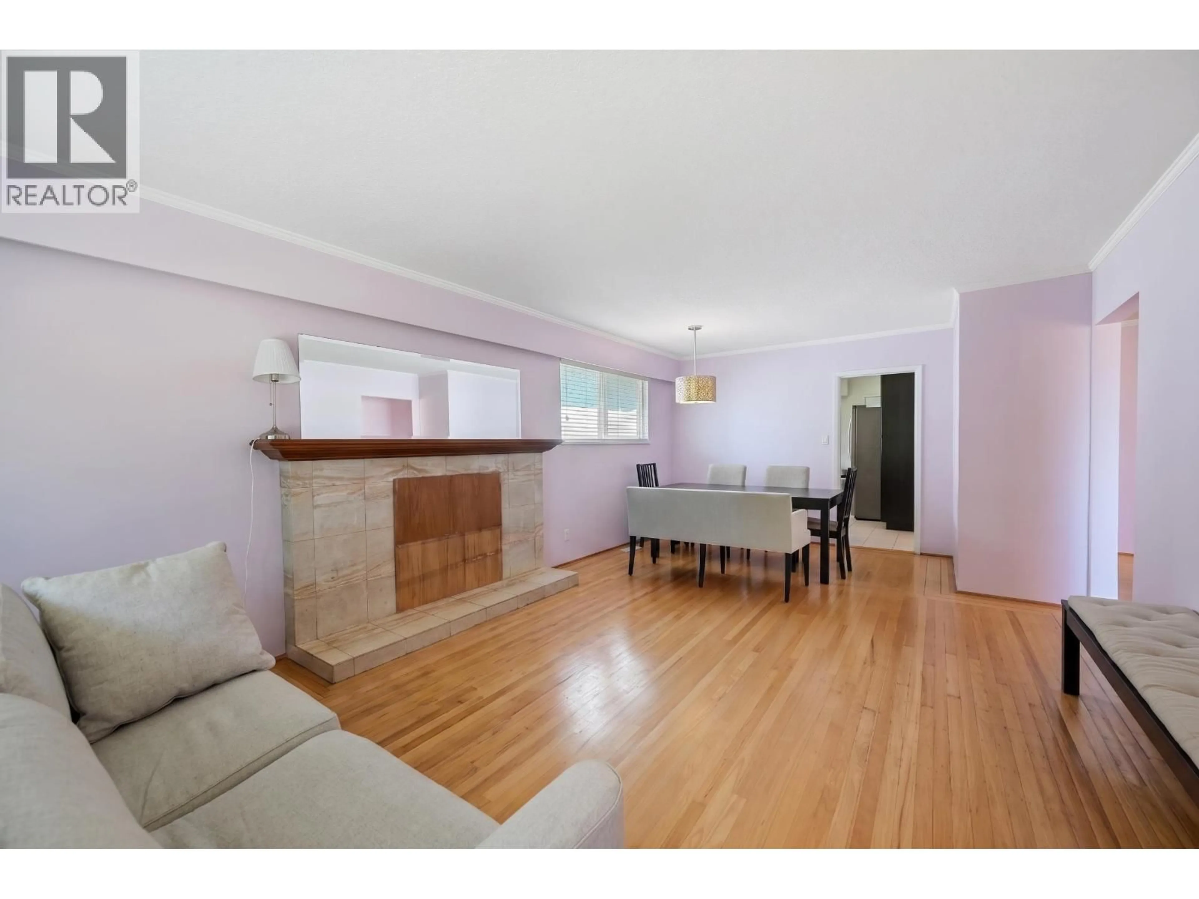 Living room with furniture, wood/laminate floor for 2763 ROSEMONT DRIVE, Vancouver British Columbia V5S2C6