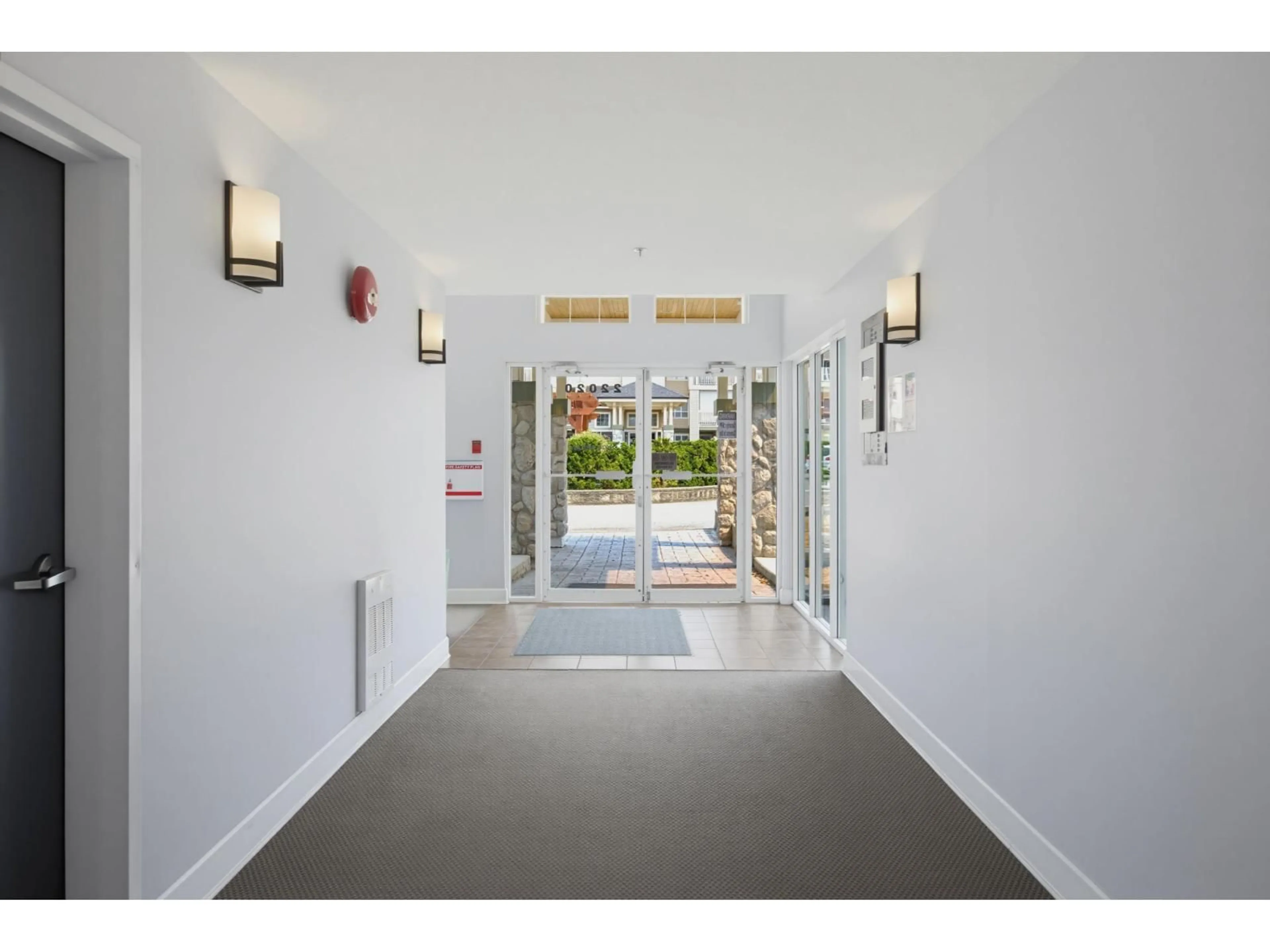 Indoor foyer for 229 - 22020 49 AVENUE, Langley British Columbia V3A3R9