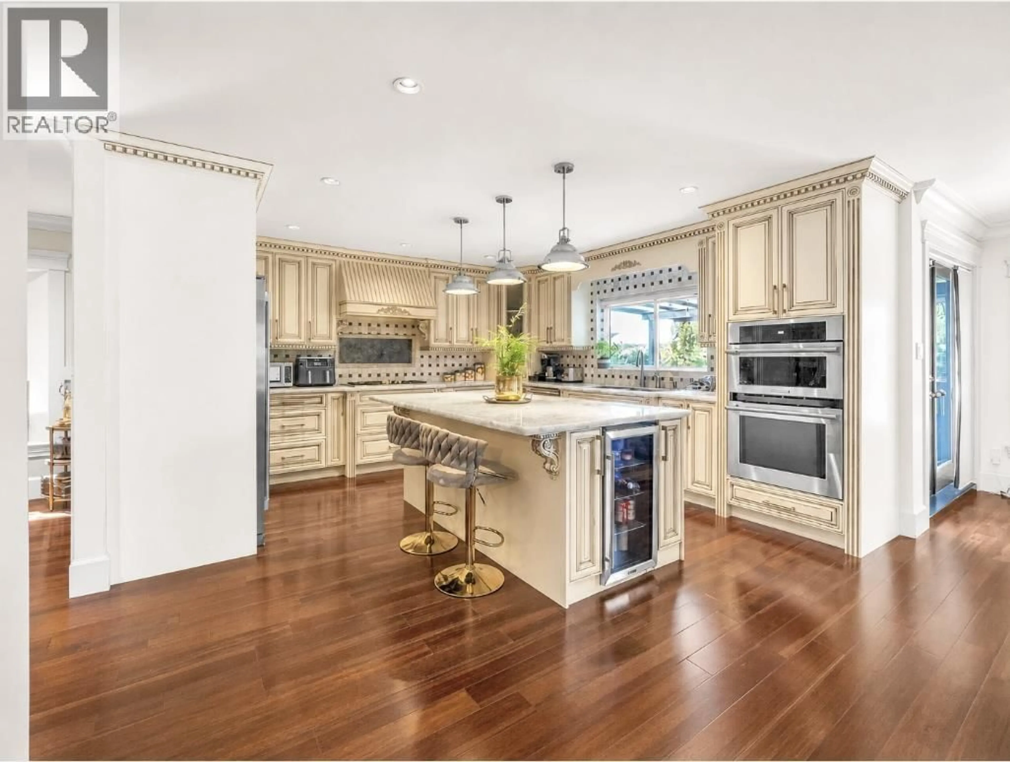 Open concept kitchen, unknown for 3263 NORWOOD AVENUE, North Vancouver British Columbia V7N3P2