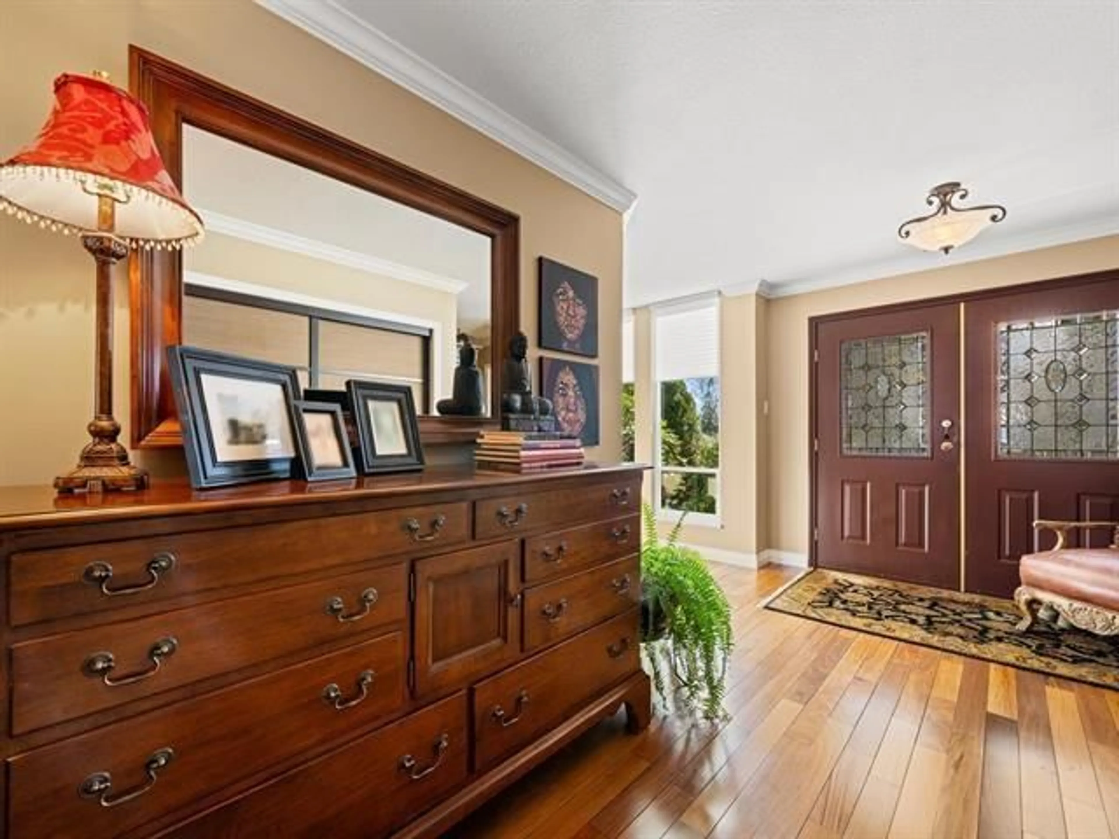 Indoor entryway for 13383 14A AVENUE, Surrey British Columbia V4A7P9