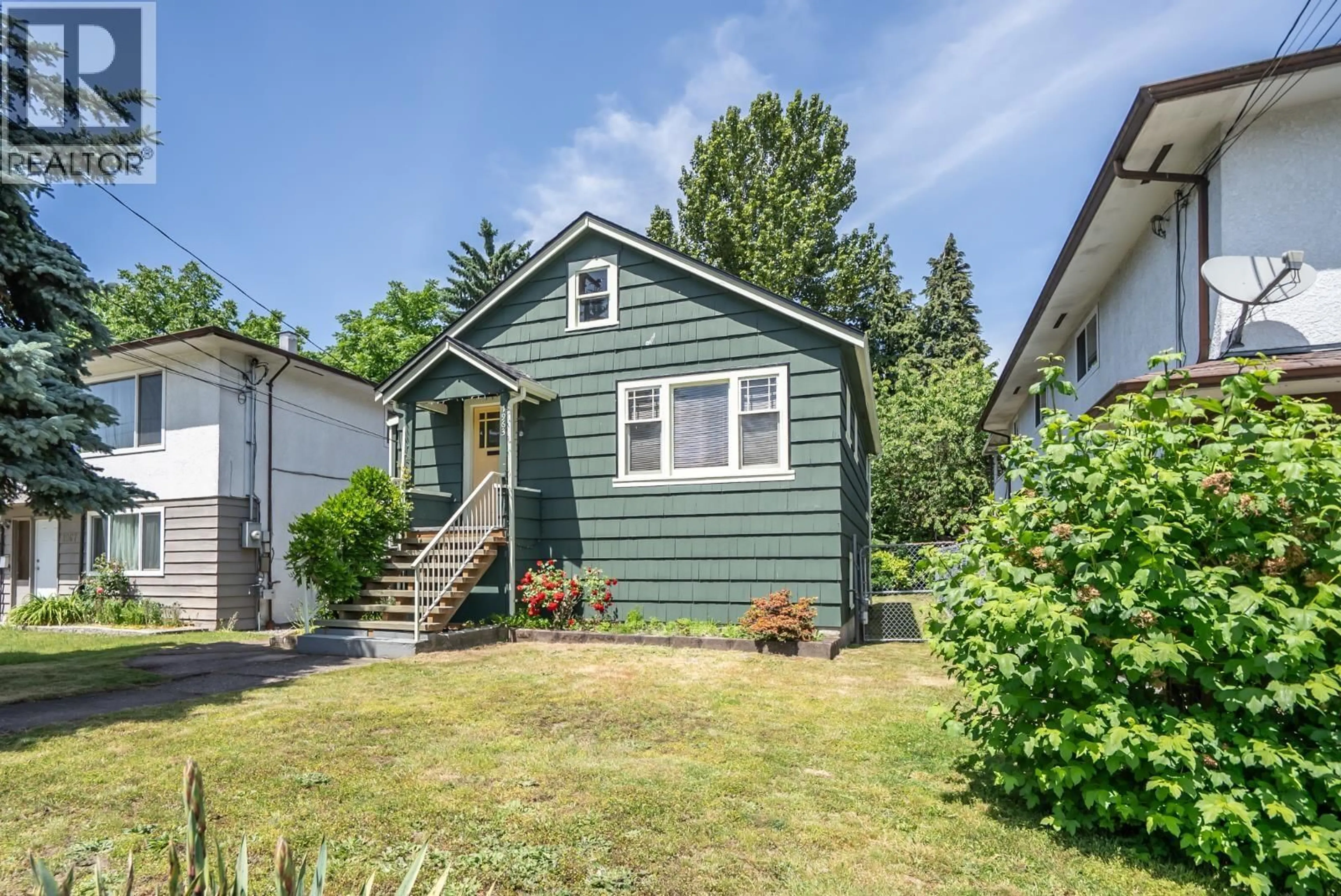 Shed for 1963 FRASER AVENUE, Port Coquitlam British Columbia V3B1N4