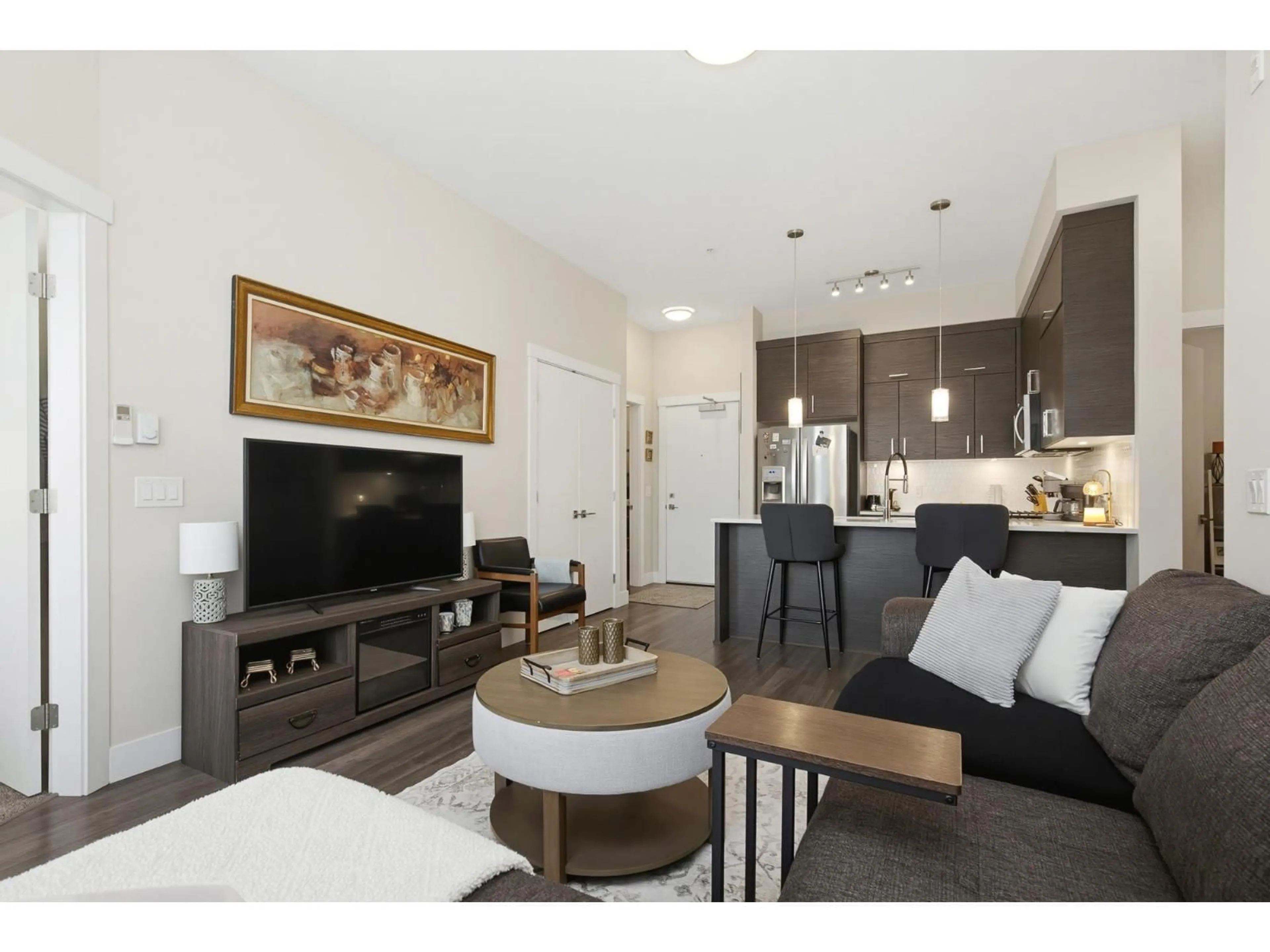 Living room with furniture, unknown for 210 - 2120 GLADWIN ROAD, Abbotsford British Columbia V2S0L7