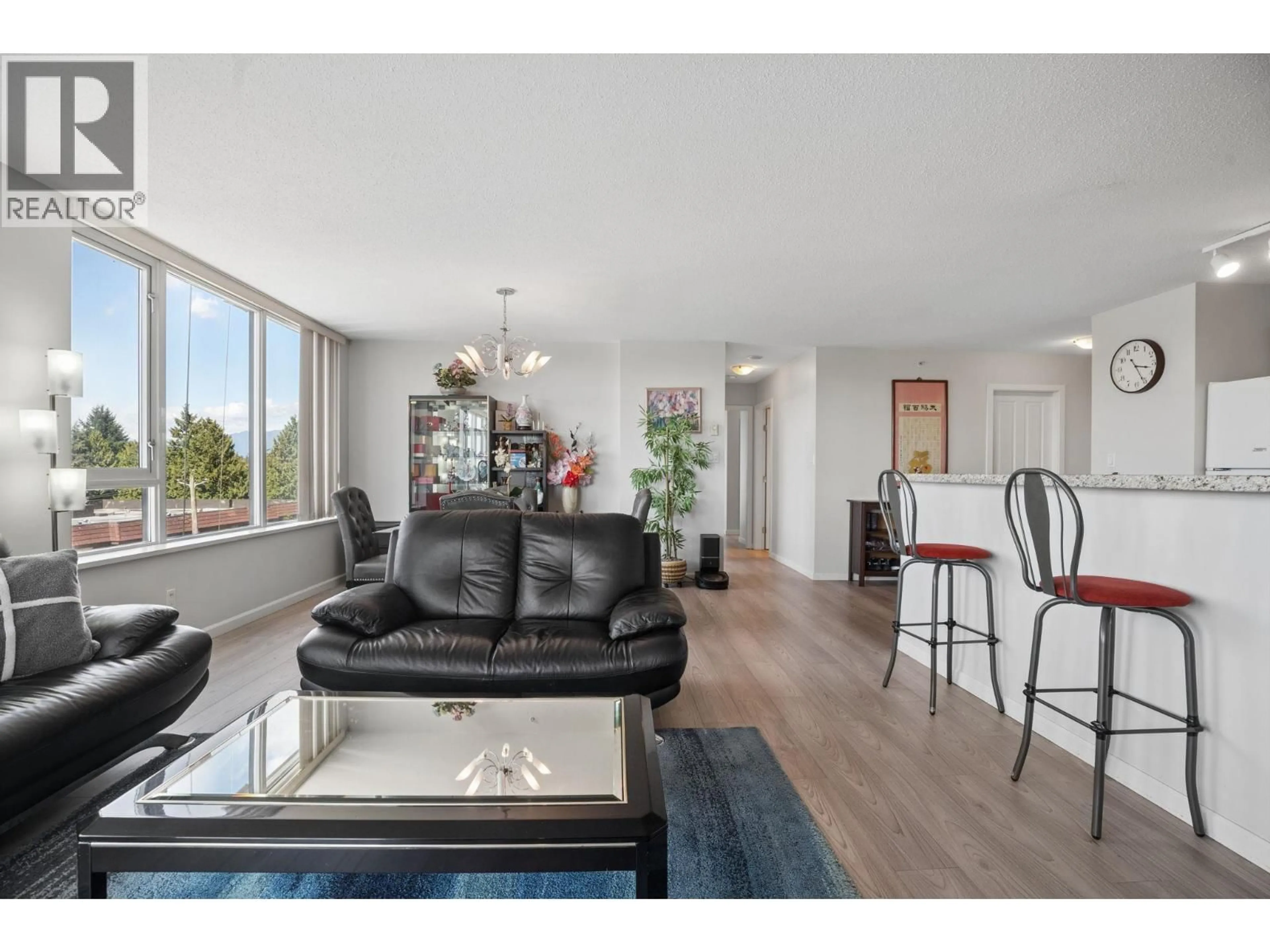 Living room with furniture, wood/laminate floor for 603 - 720 HAMILTON STREET, New Westminster British Columbia V3M7A6