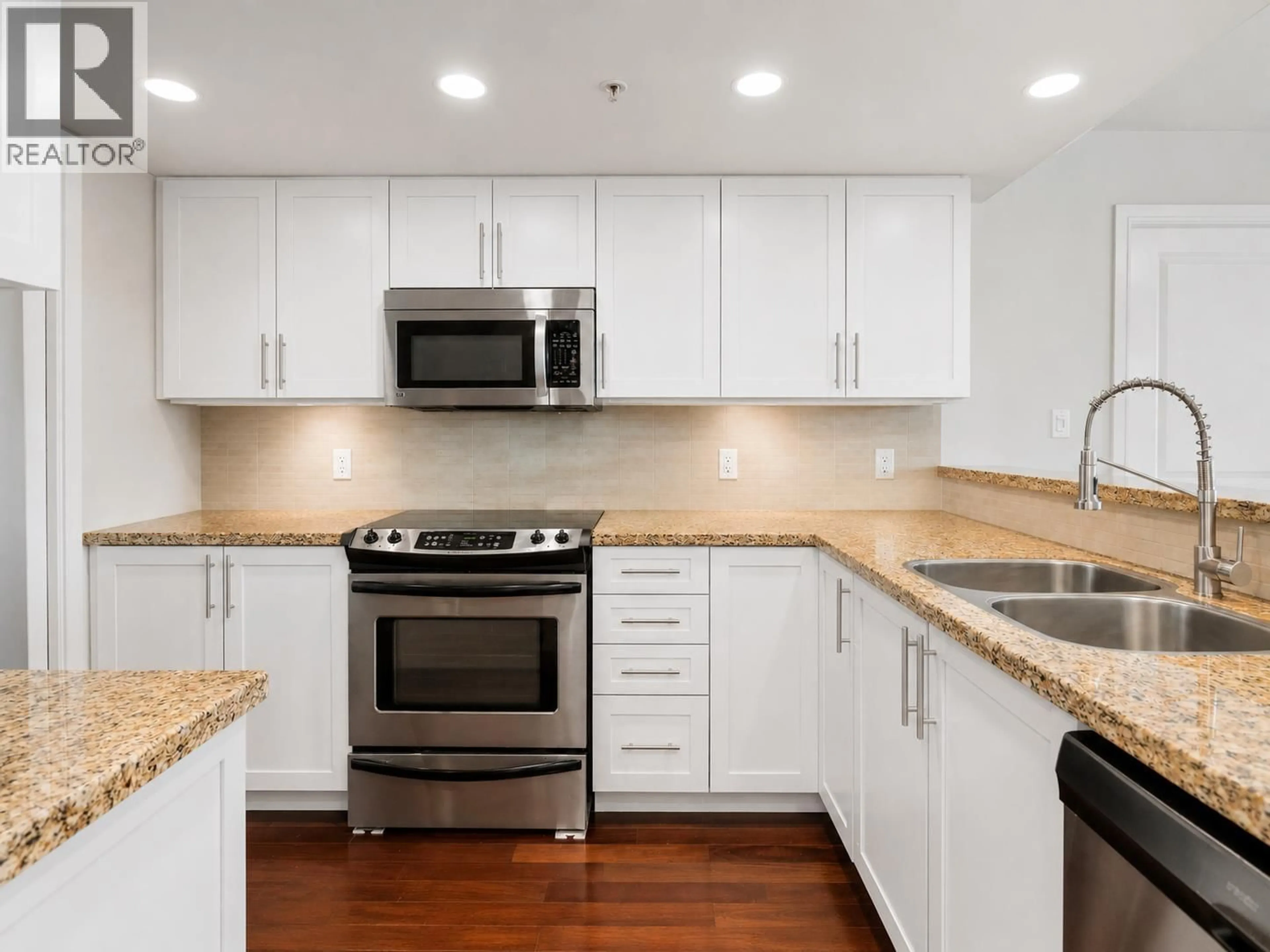 Standard kitchen, wood/laminate floor for 1403 - 288 UNGLESS WAY, Port Moody British Columbia V3H0C9