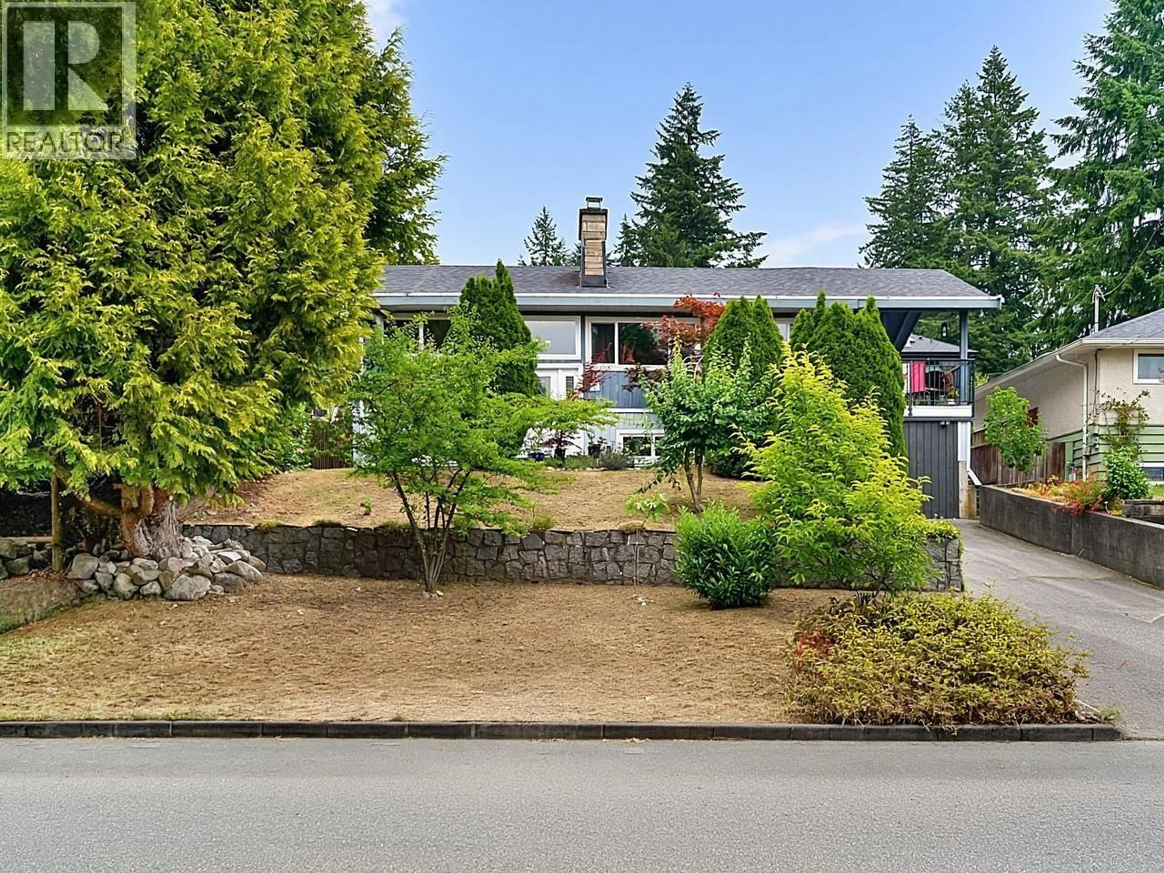 A pic from outside/outdoor area/front of a property/back of a property/a pic from drone, street for 937 KINSAC STREET, Coquitlam British Columbia V3J4T8
